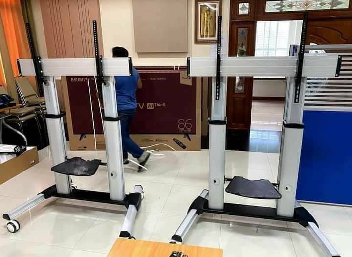 JMTVSTAND MT-F8200 ขาตั้งพื้นทีวีมีล้อเลื่อน(TV Stand) วัสดุ Aluminium อลูมิเนียม แบบล้อเลื่อนปรับสูง/ต่ำได้ 55"-98" นิ้ว{รับประกันสินค้า 3 ปี}0964746498