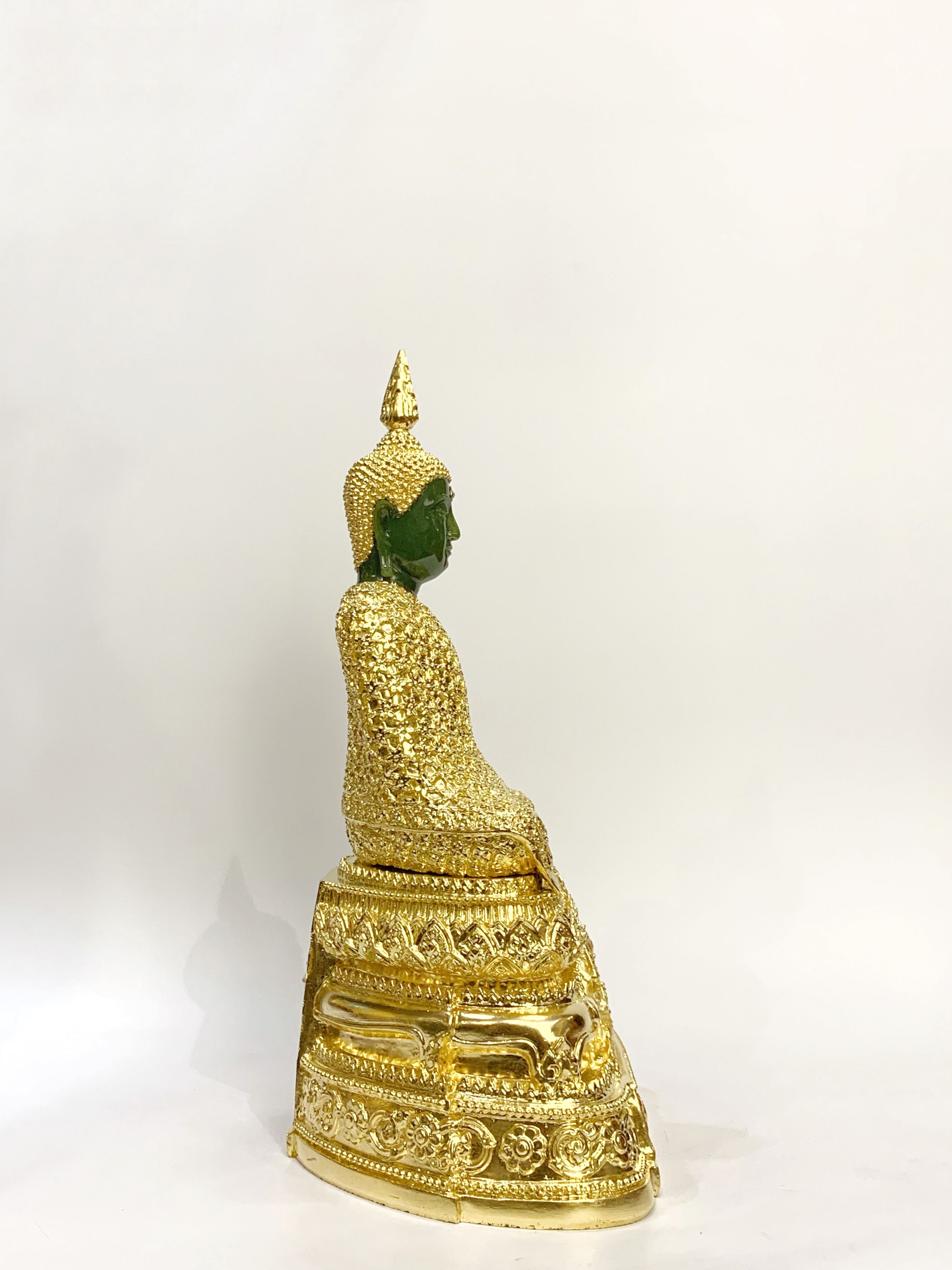 พระแก้วมรกต 3 ฤดู หน้าตัก 9 นิ้ว