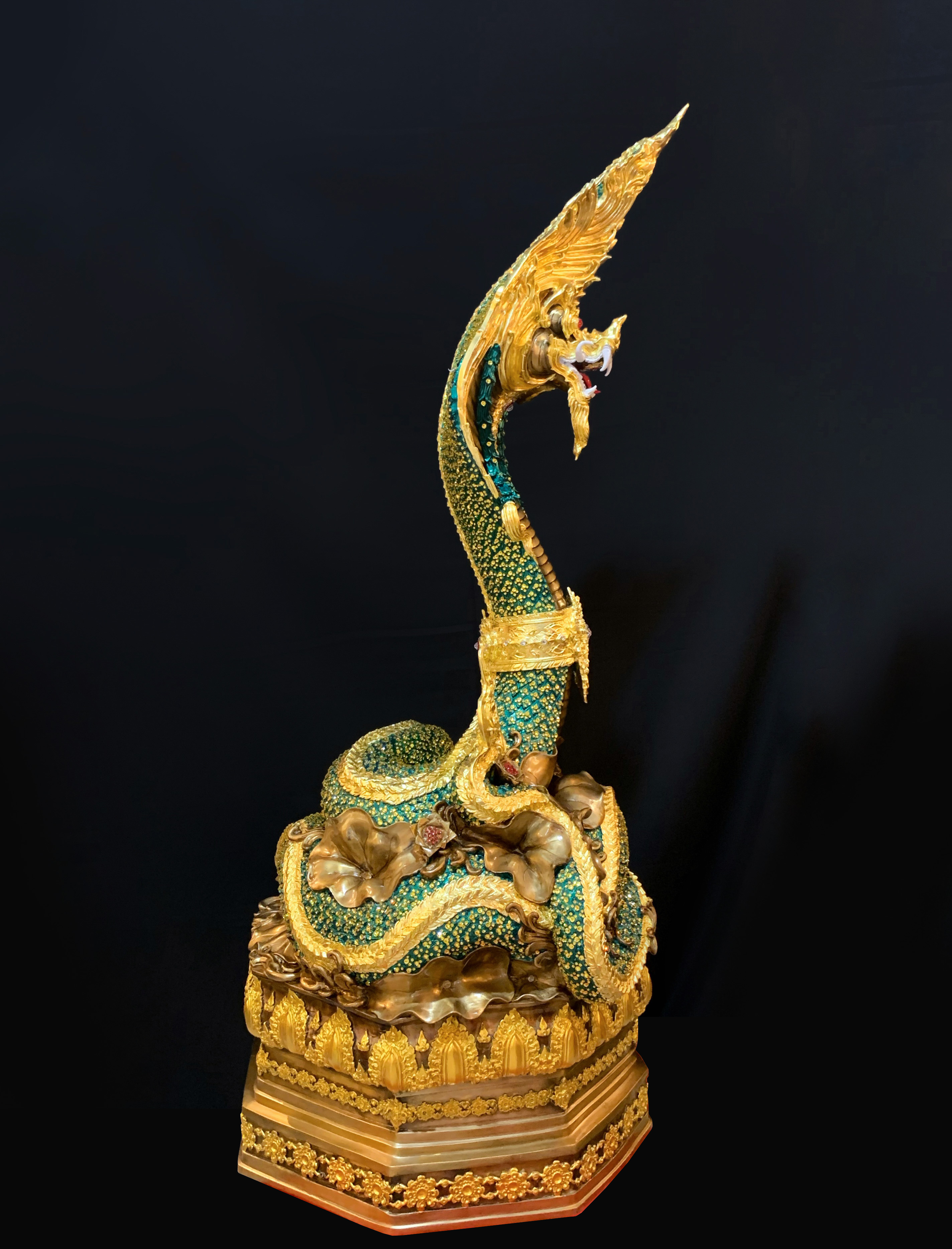 พญานาค สูง 149 cm.