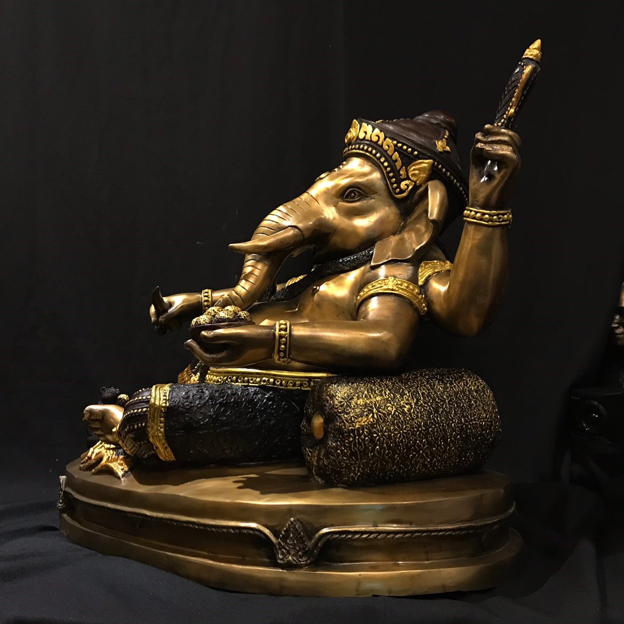 พระพิฆเนศ ปางเสวยสุข หน้าตัก 18 นิ้ว