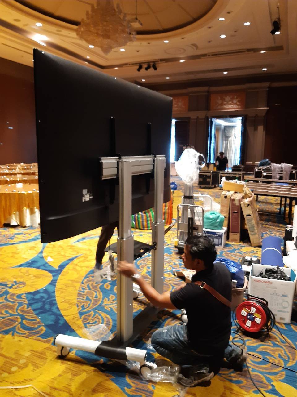 JMTVSTAND MT-F8200 ขาตั้งพื้นทีวีมีล้อเลื่อน(TV Stand) วัสดุ Aluminium อลูมิเนียม แบบล้อเลื่อนปรับสูง/ต่ำได้ 55"-98" นิ้ว{รับประกันสินค้า 3 ปี}0964746498