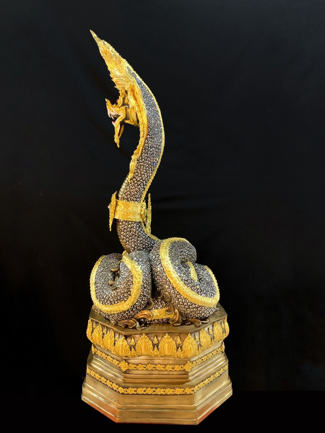 พญานาค สูง 159 cm.