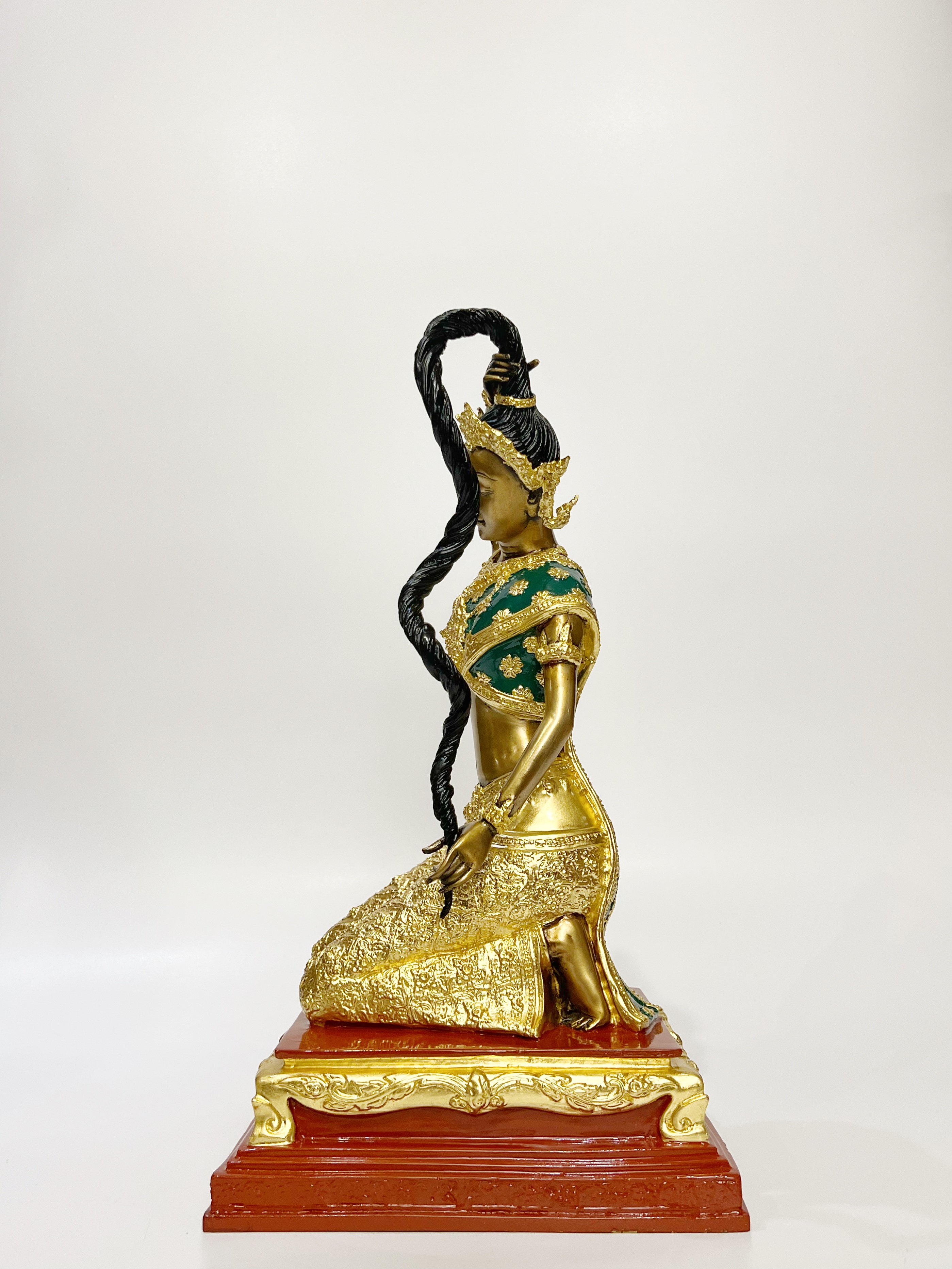 พระแม่ธรณีบีบมวยผม หน้าตัก 9 นิ้ว