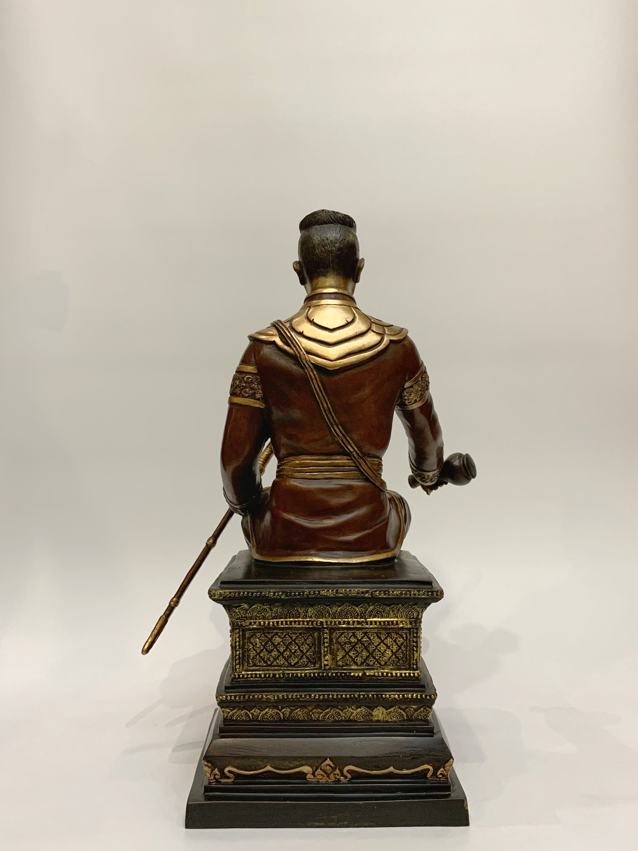 พระนเรศวรมหาราช นั่งบัลลังก์ หลั่งทักษิโณทก หน้าตัก 9 นิ้ว