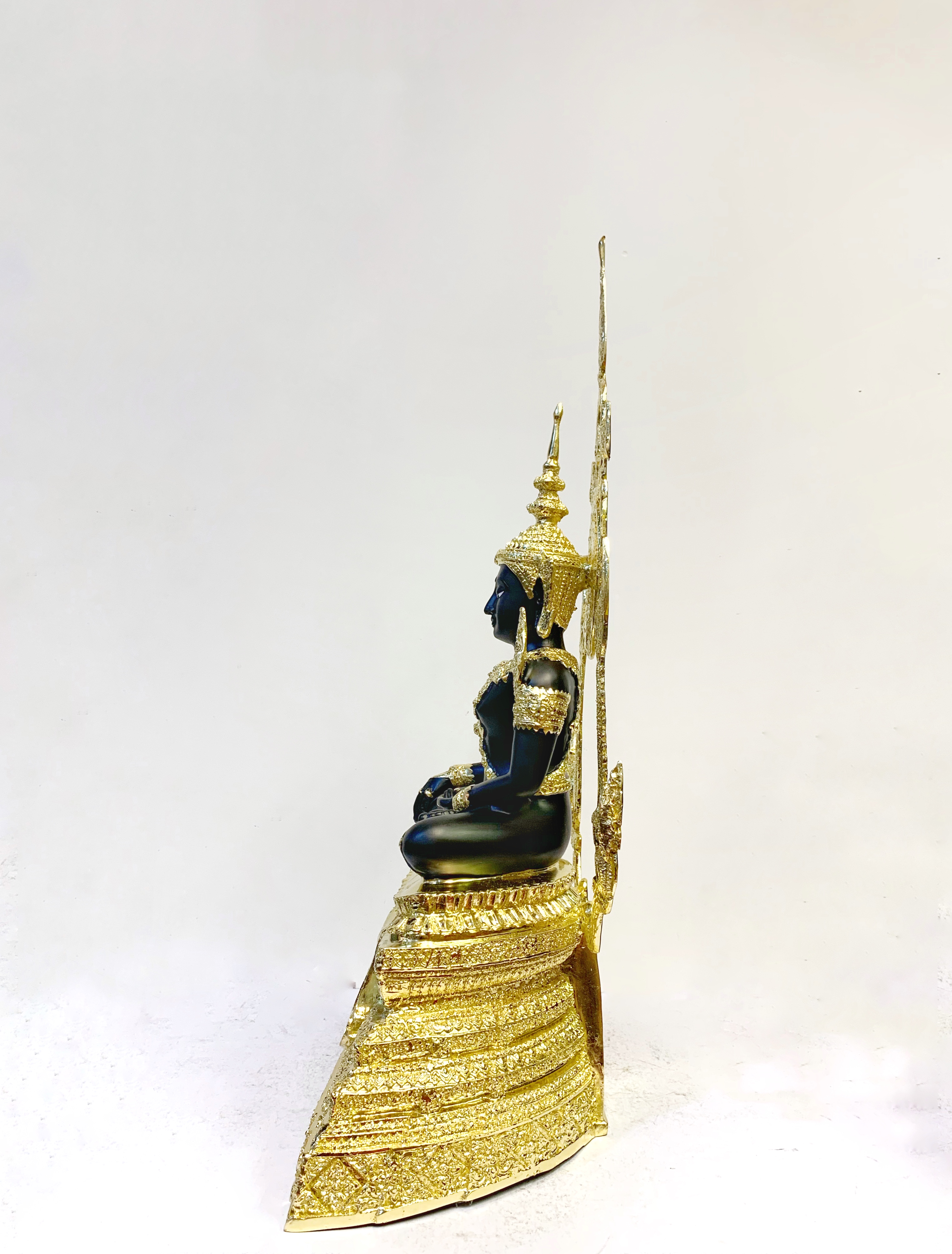 สมเด็จองค์ปฐม หน้าตัก 9 นิ้ว