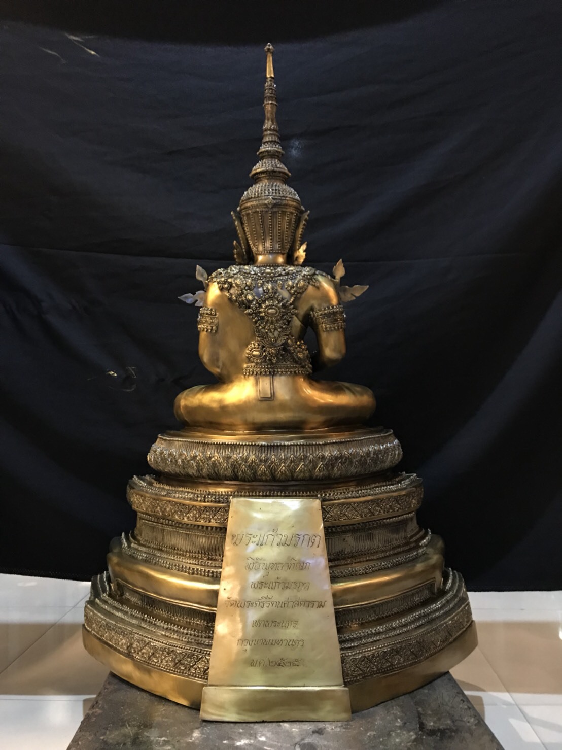 พระแก้วมรกต ทรงเครื่องฤดูร้อน หน้าตัก 16 นิ้ว