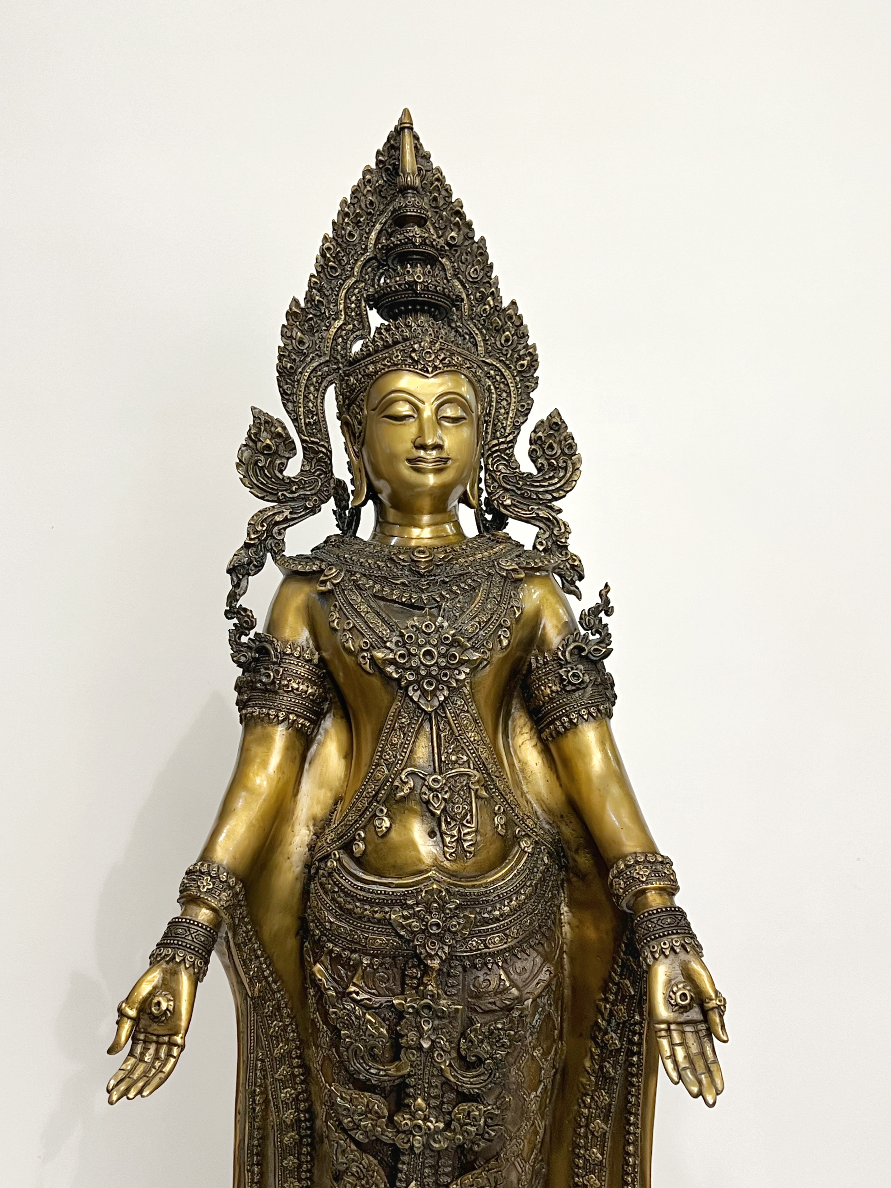 พระพุทธมหาจักรพรรดิ ปางเปิดโลก สูง 32 นิ้ว