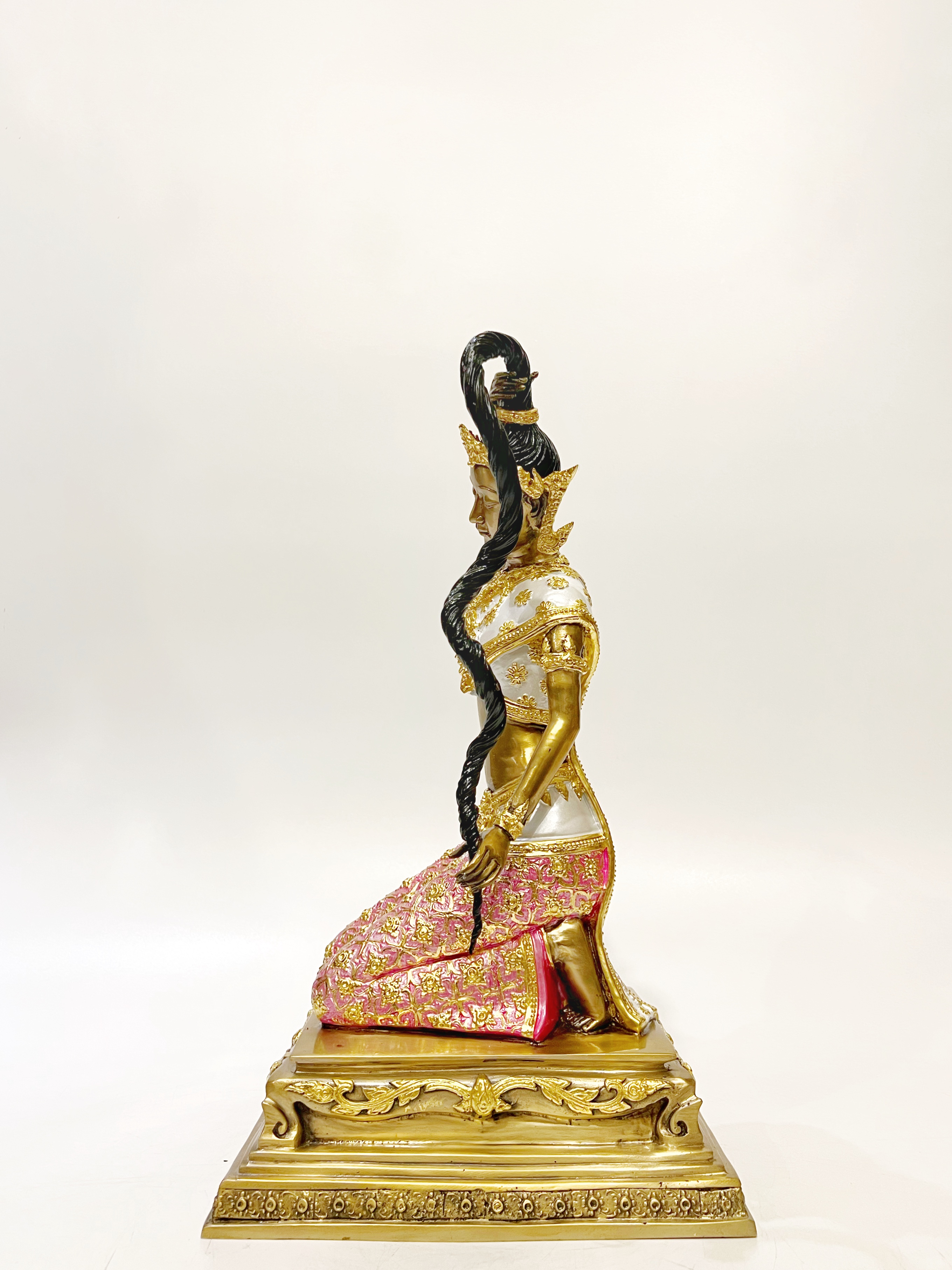 พระแม่ธรณีบีบมวยผม หน้าตัก 9 นิ้ว