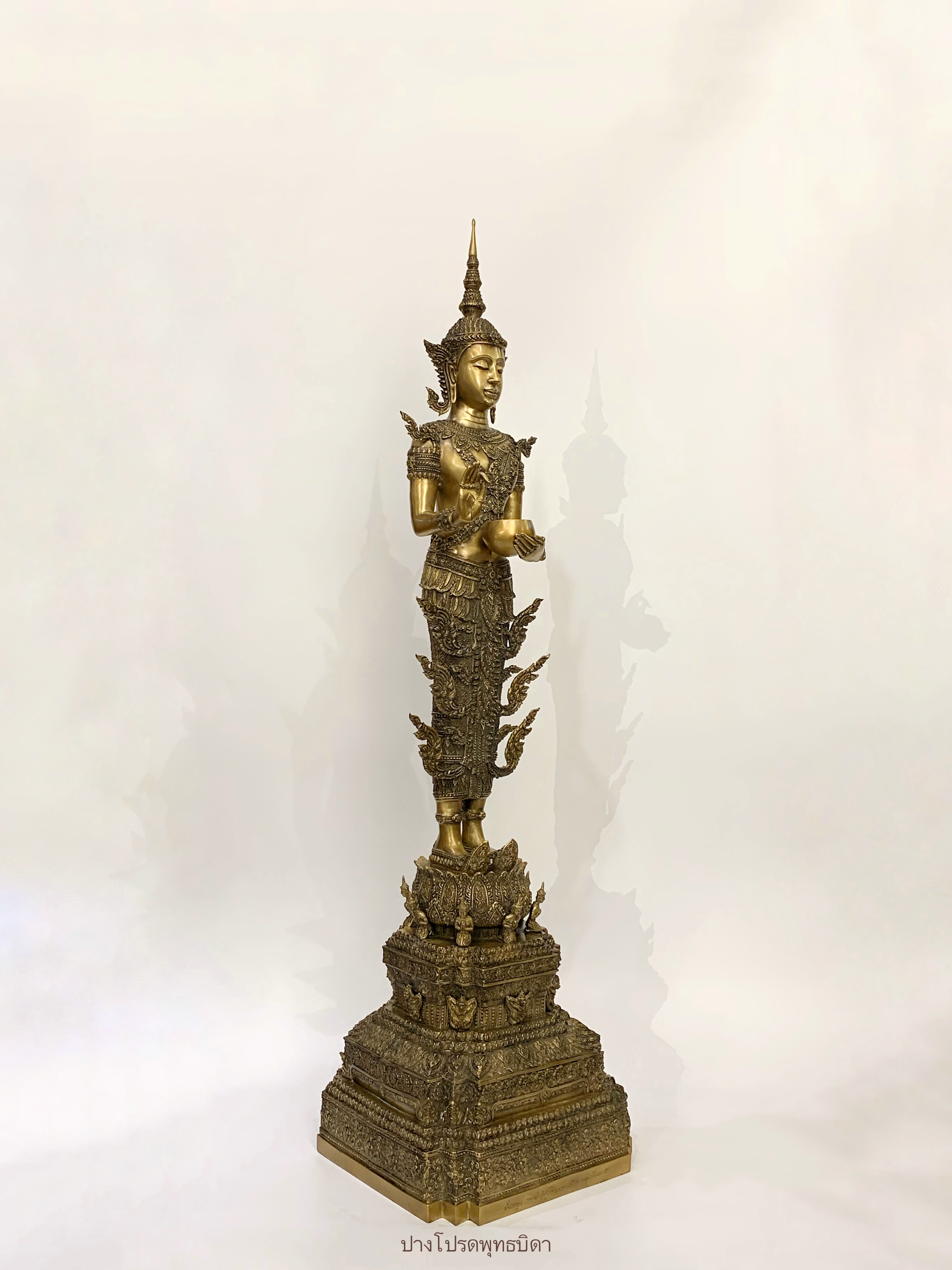 พระพุทธรูป ทรงเครื่องจักพรรดิ์ หน้าตัก 9 นิ้ว (ครบทั้ง 13 ปาง)