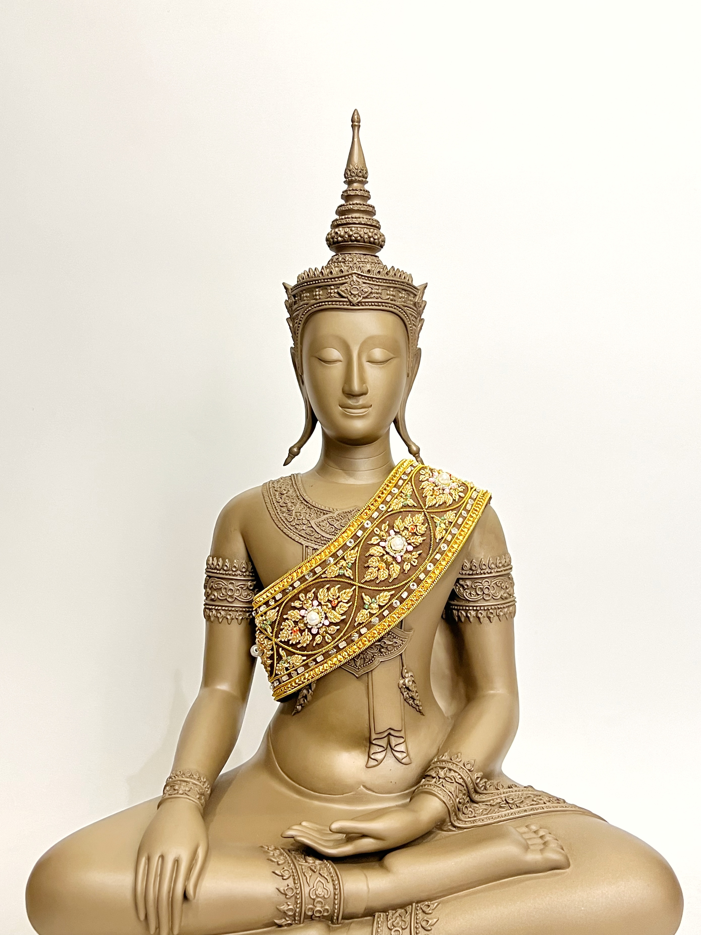 สังฆาฏิปักดิ้นทอง สำหรับพระพุทธรูปขนาดหน้าตัก 9 นิ้ว