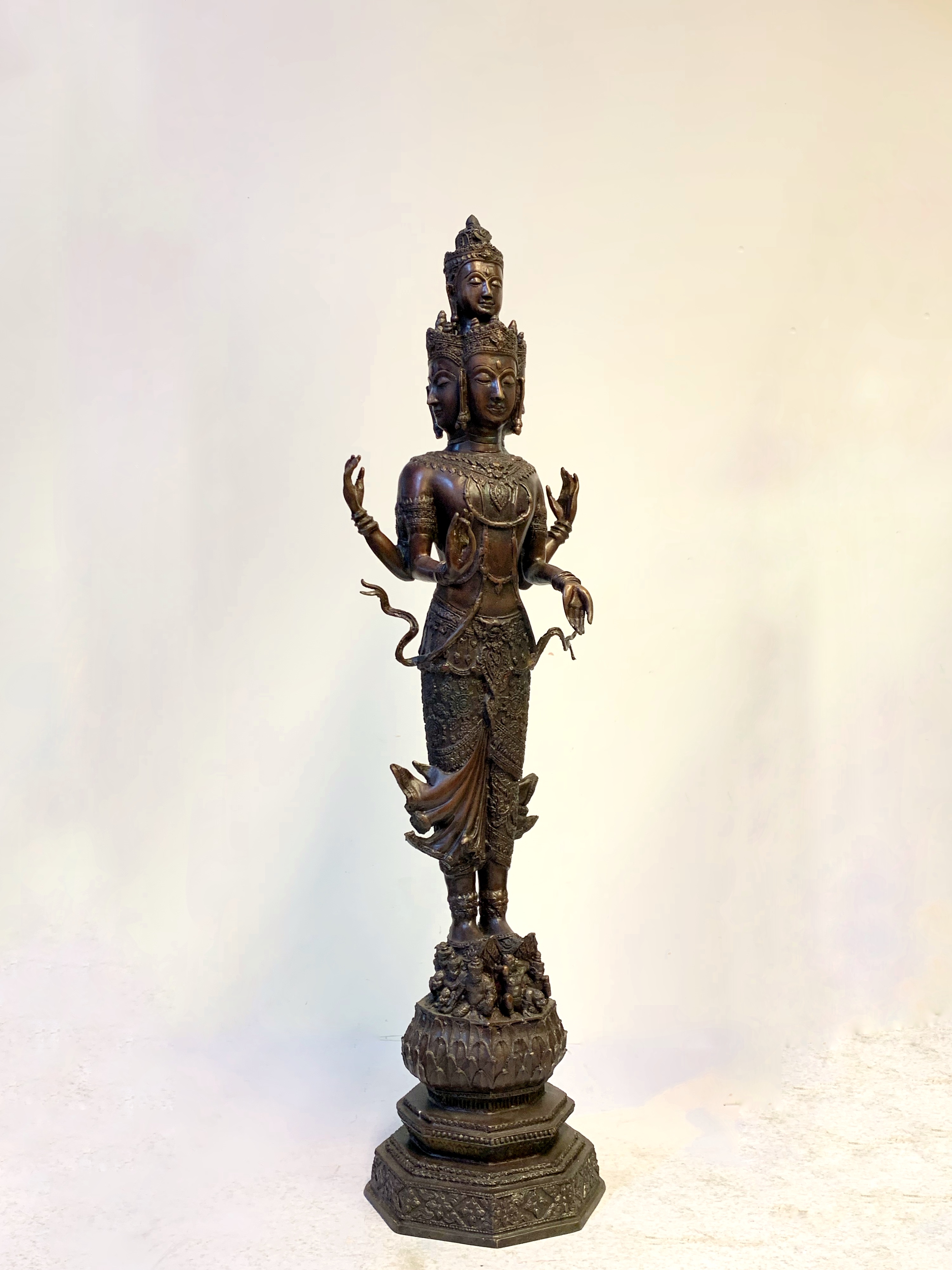 พระตรีมูรติ หน้าตัก 9 นิ้ว