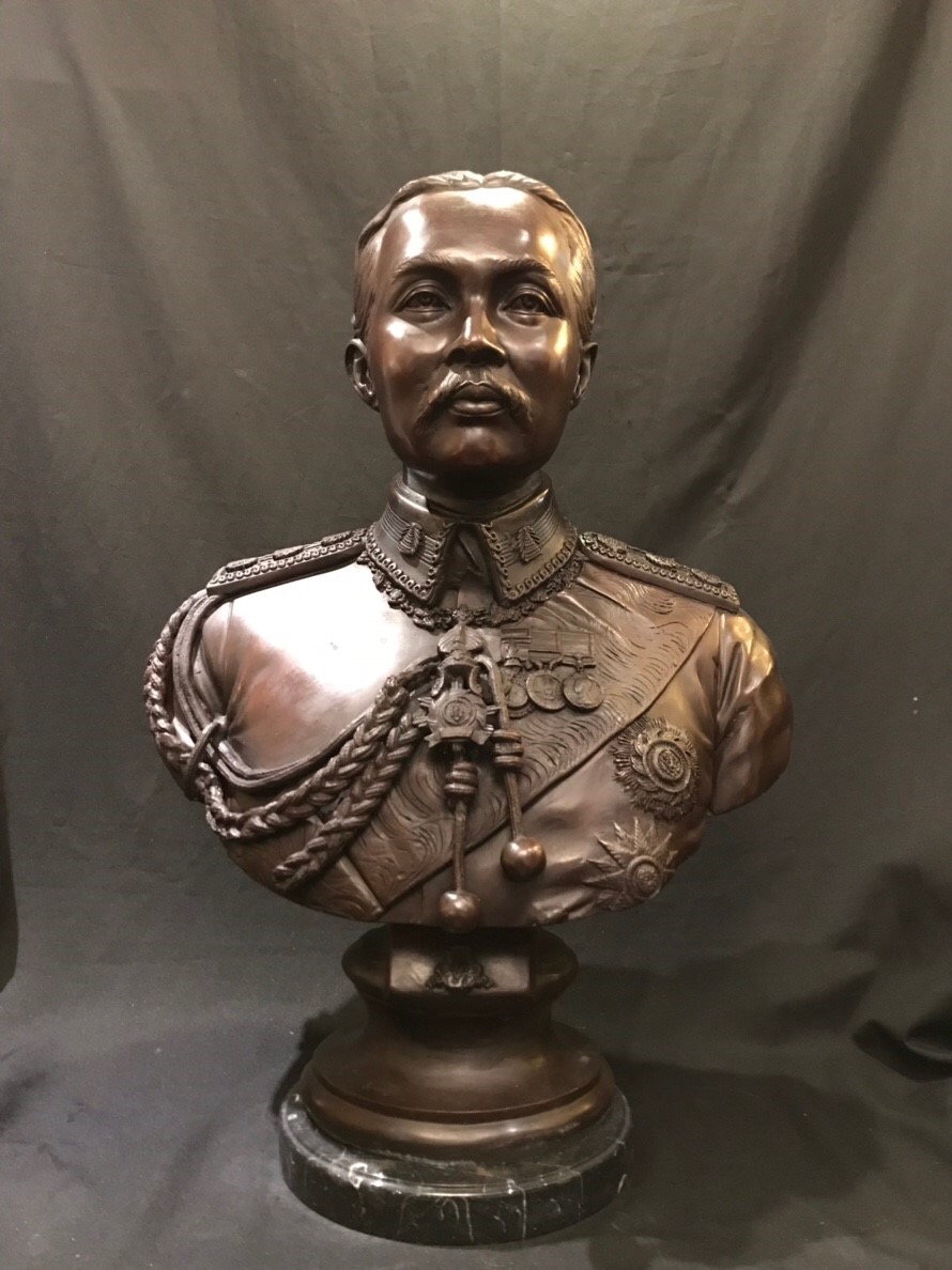 รัชกาลที่ 5 ครึ่งพระองค์ (ขนาดเท่าครึ่ง)