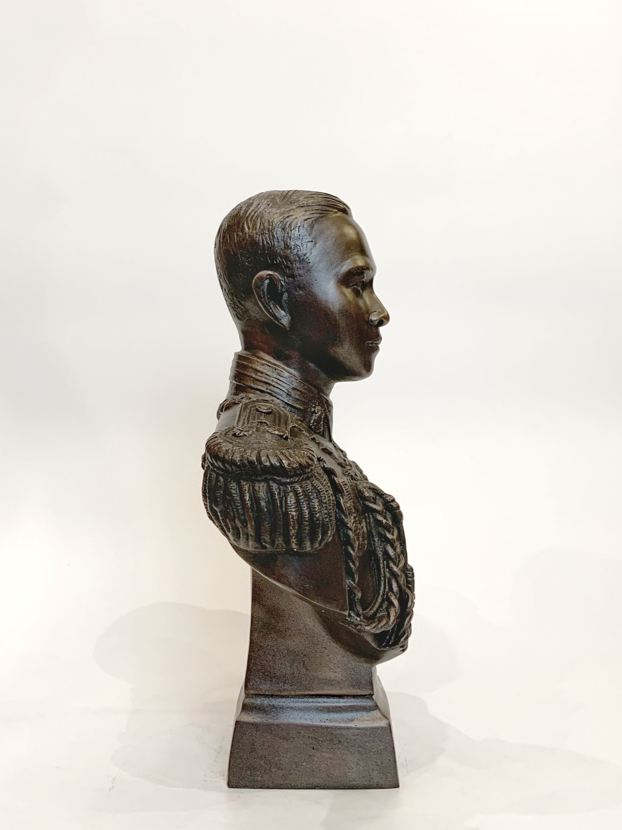 เสด็จเตี่ยกรมหลวงชุมพร ครึ่งพระองค์