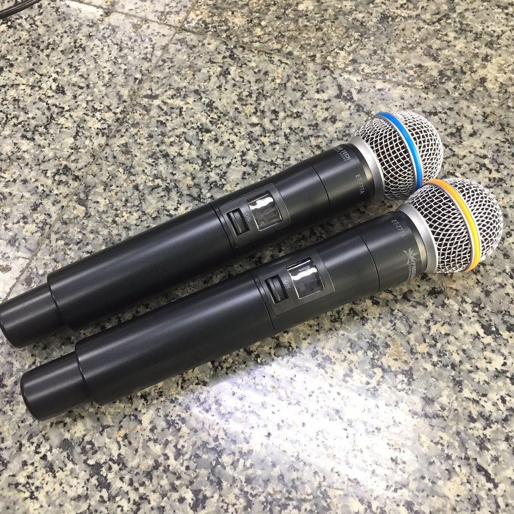 PROEUROTECH ET-777A NEW ไมโครโฟนไร้สายแบบมือถือคู่