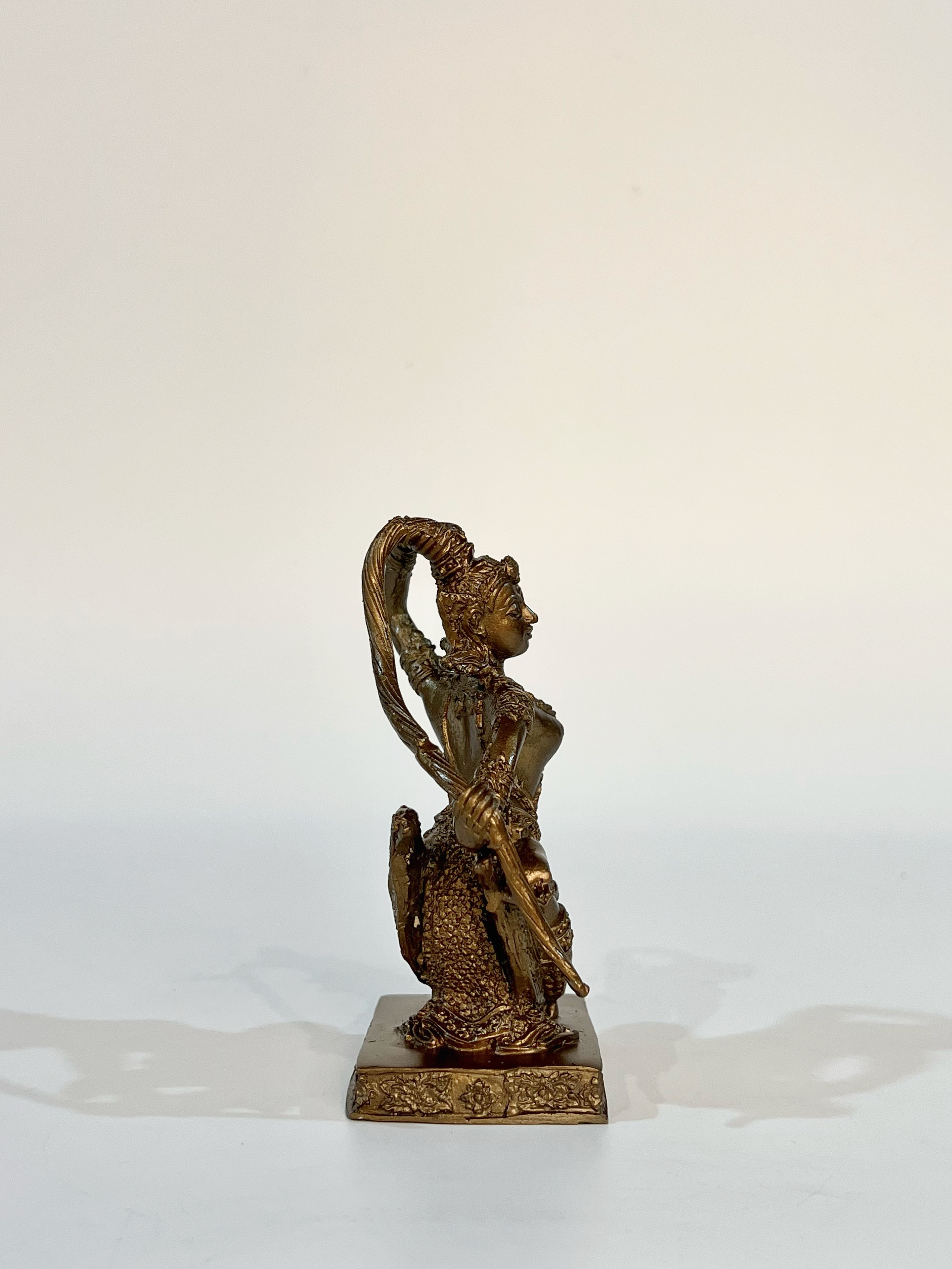 พระแม่ธรณีบีบมวยผม สูง 5 นิ้ว