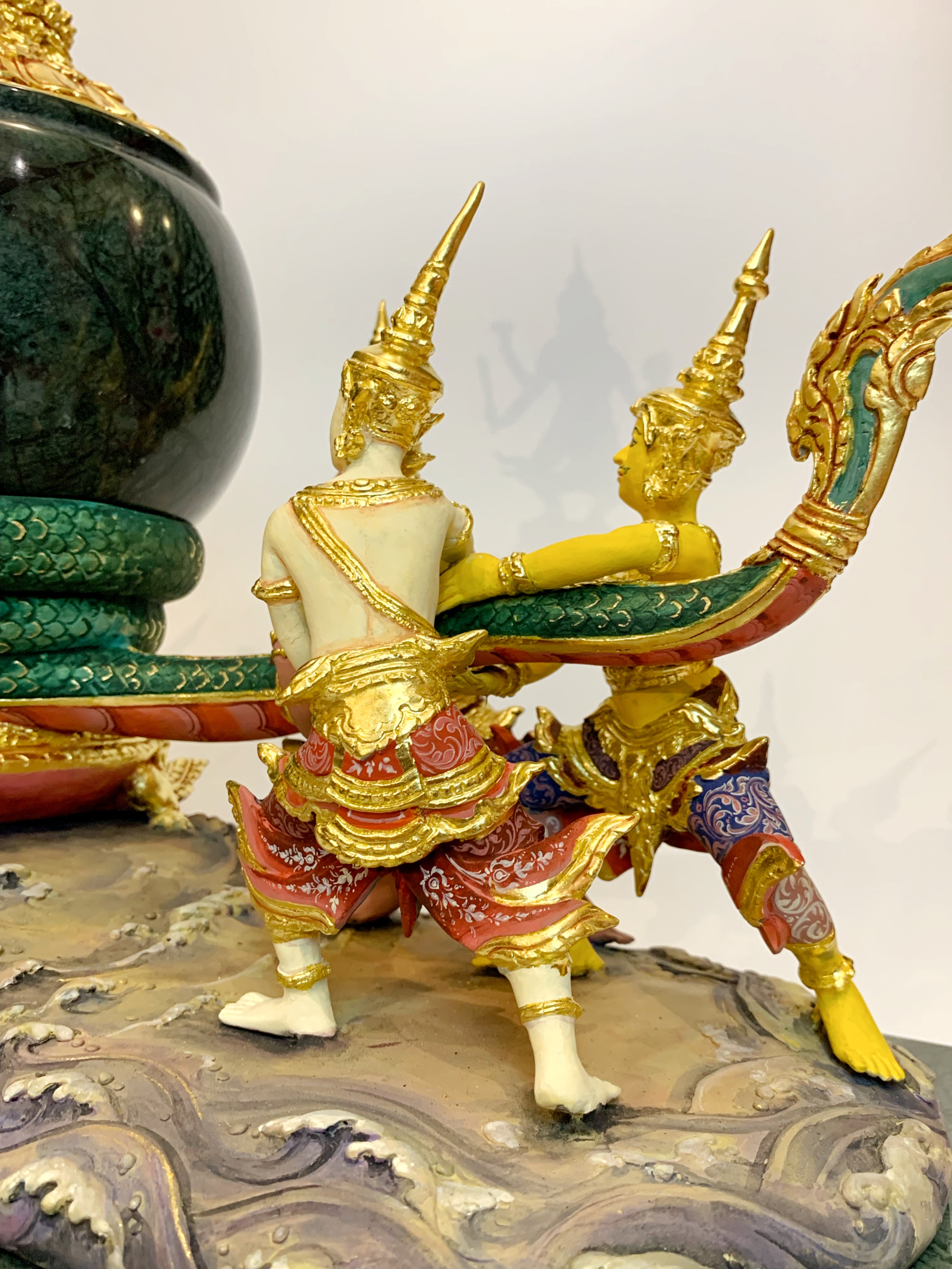 ครอบน้ำอมฤต พระนารายณ์กวนเกษียรสมุทร พร้อมฐานหินอ่อน