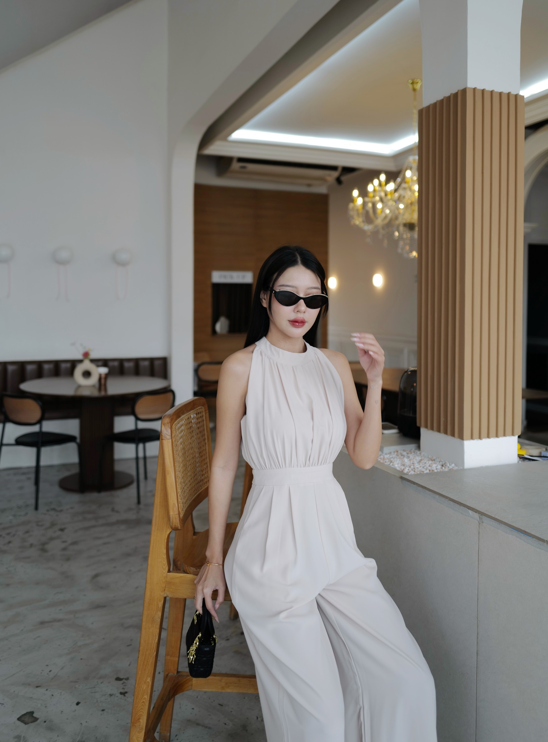 #5882 Eve งานจั้มแขนกุด ตัวเสื้อด้านหน้าจับจีบ ซิปหลังมีกระเป๋าข้าง ผ้าไม่ยืดมีซับในให้ค่ะ งานเนียบสุดๆทรงสวย