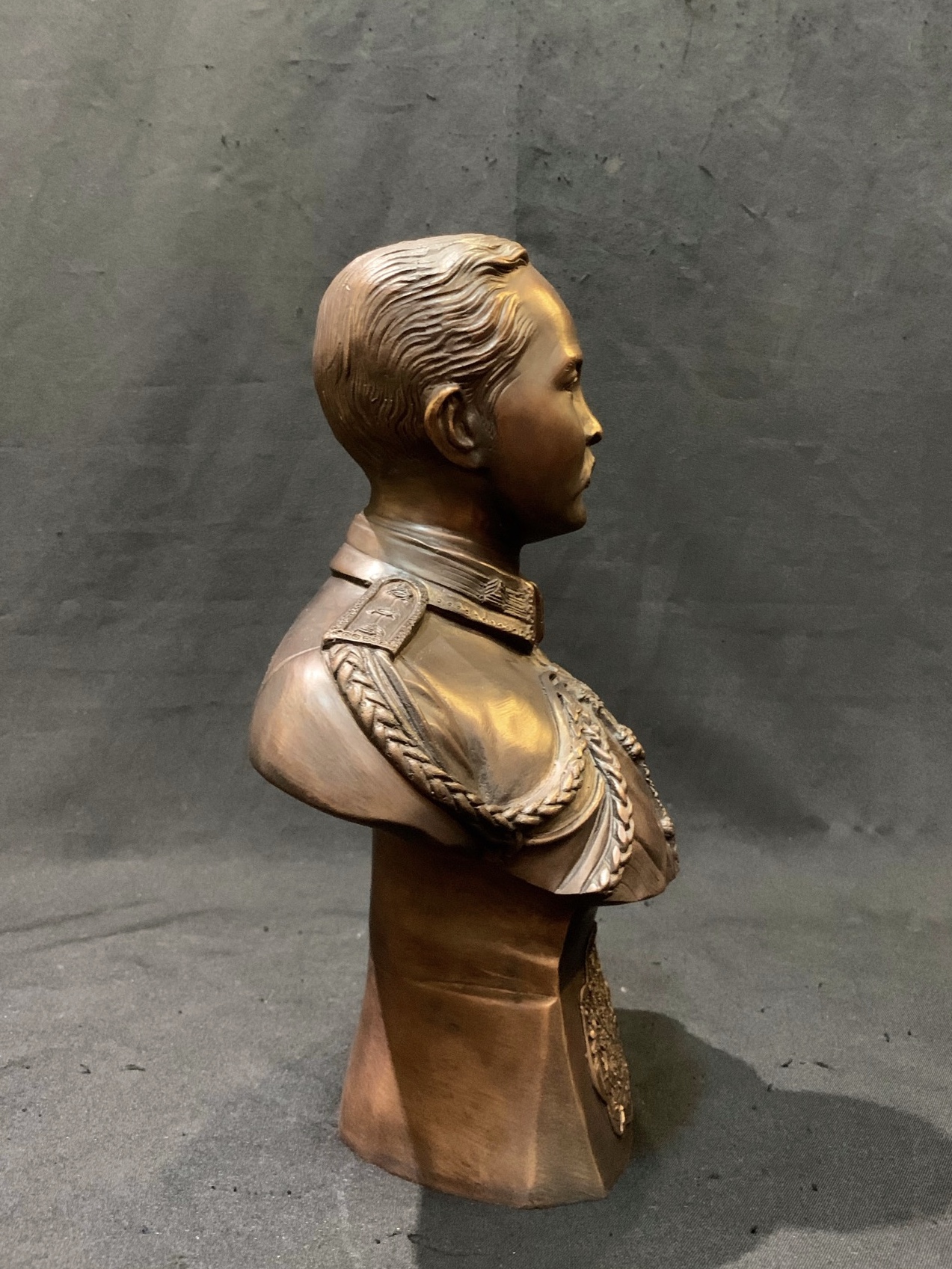 รัชกาลที่ 5 ครึ่งพระองค์ (ตราแผ่นดิน)