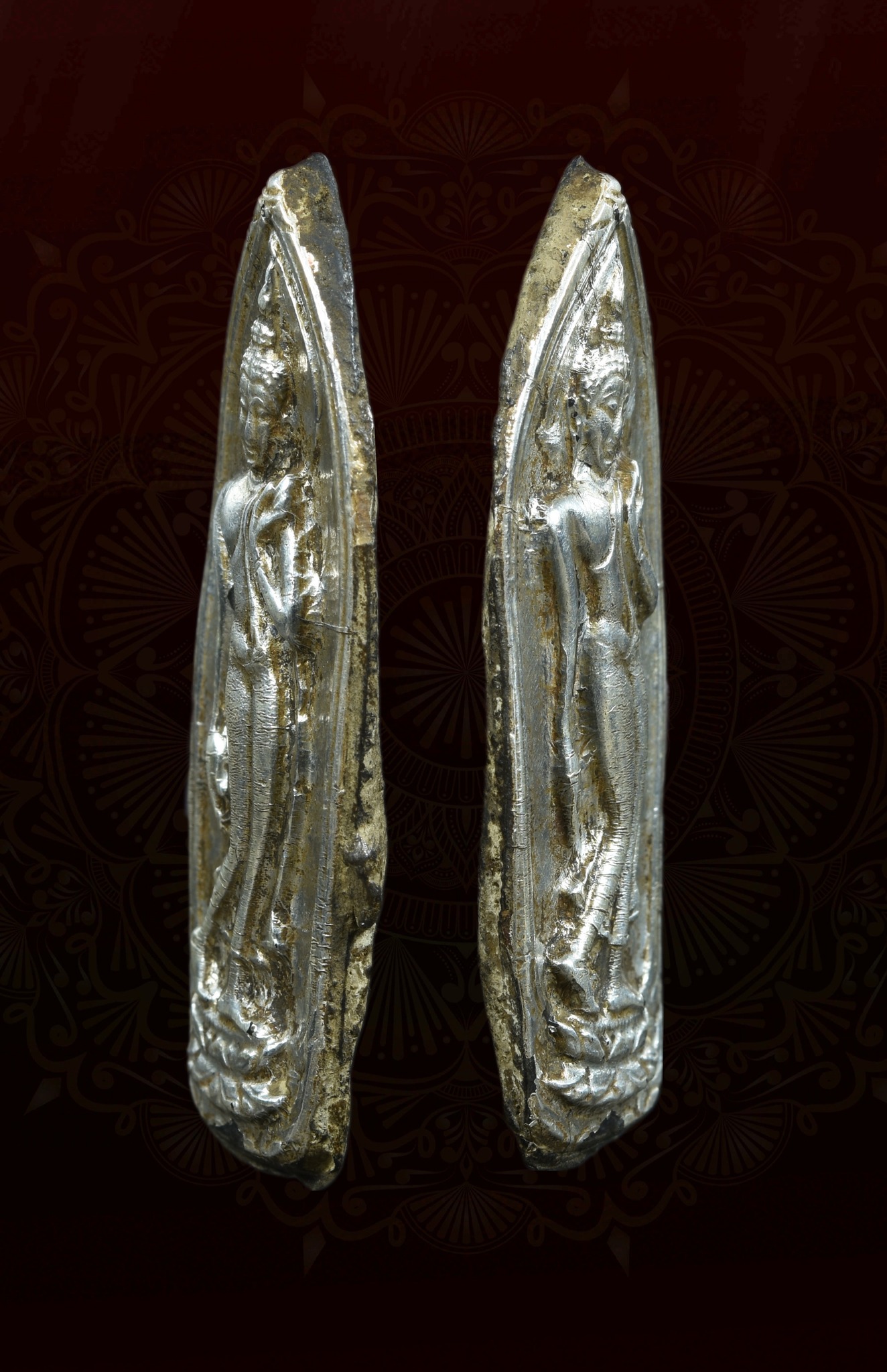 พระปางลีลาฐานบัว เนื้อว่าน หน้ากากเงิน