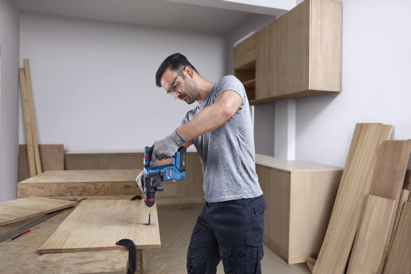 Bosch รุ่น GBH 18V-18 X สว่านโรตารี่ไร้สายระบบ ONECHUCK