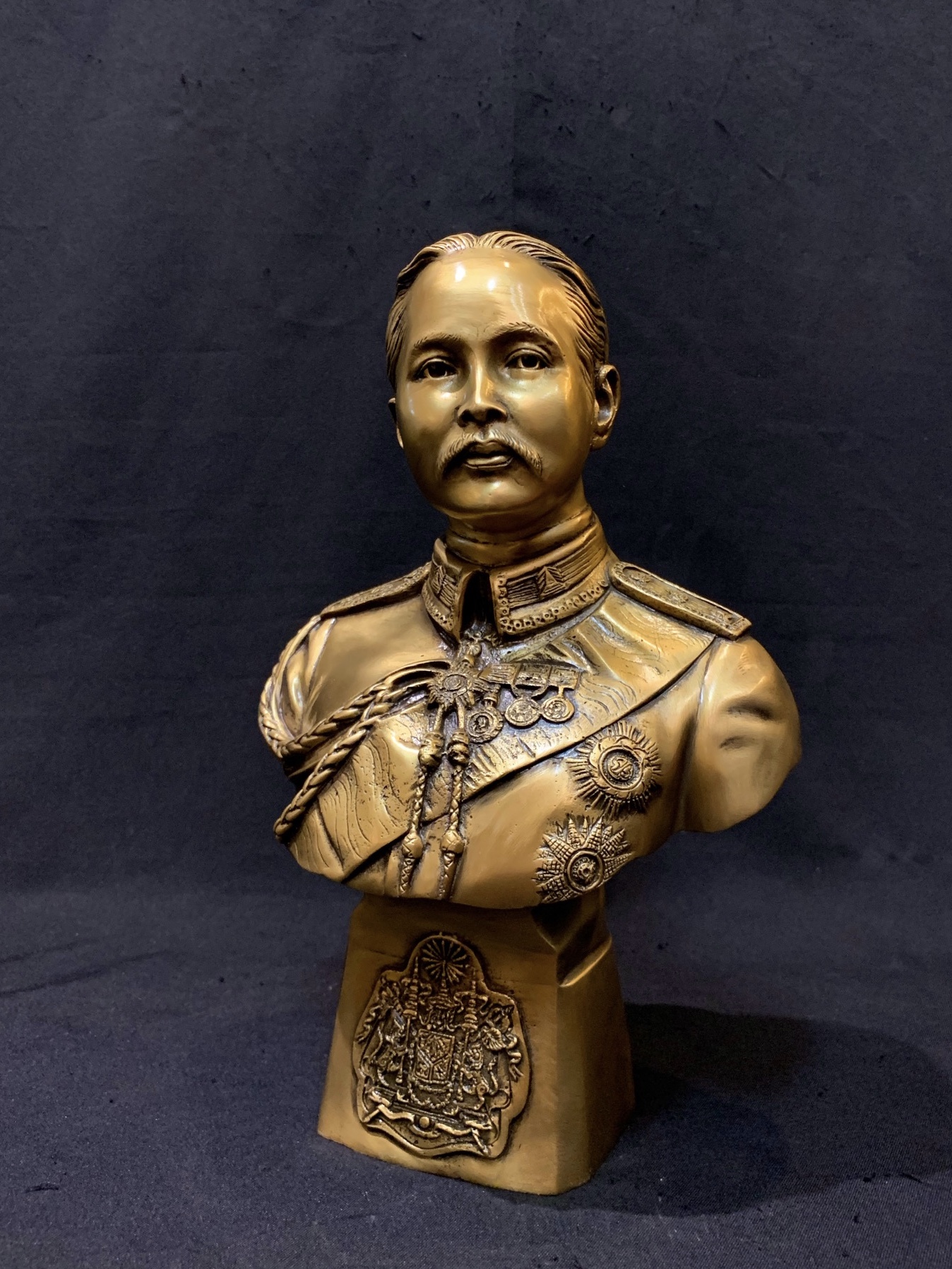 รัชกาลที่ 5 ครึ่งพระองค์ (ตราแผ่นดิน)