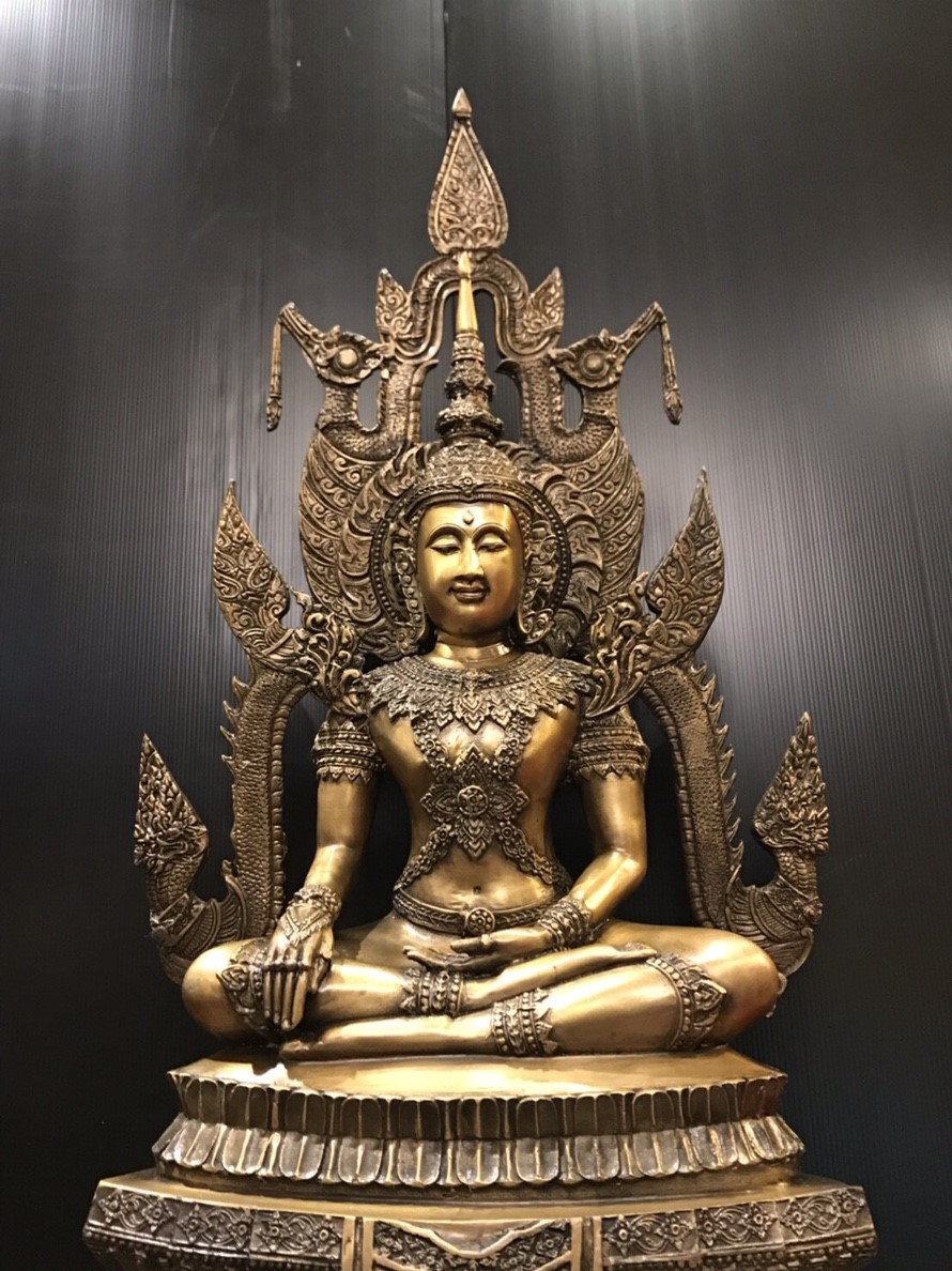 สมเด็จองค์ปฐม หน้าตัก 12 นิ้ว