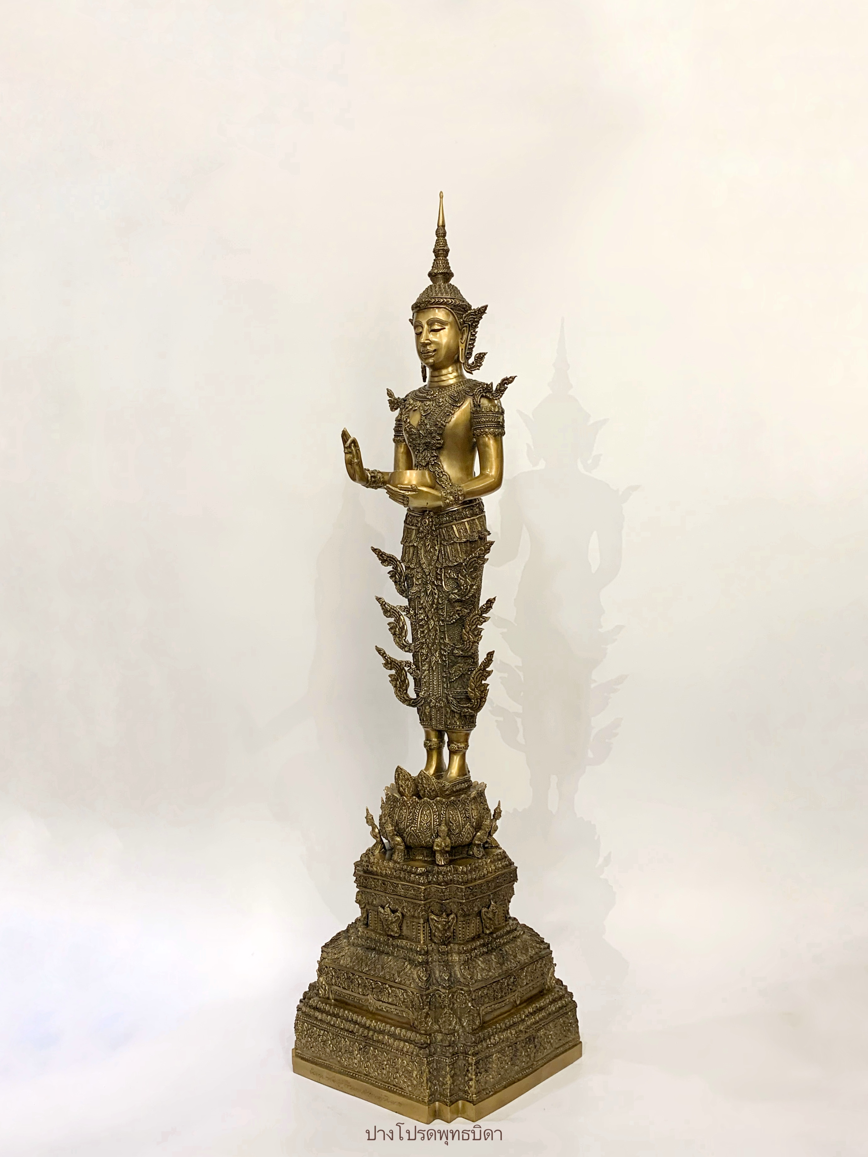 พระพุทธรูป ทรงเครื่องจักพรรดิ์ หน้าตัก 9 นิ้ว (ครบทั้ง 13 ปาง)