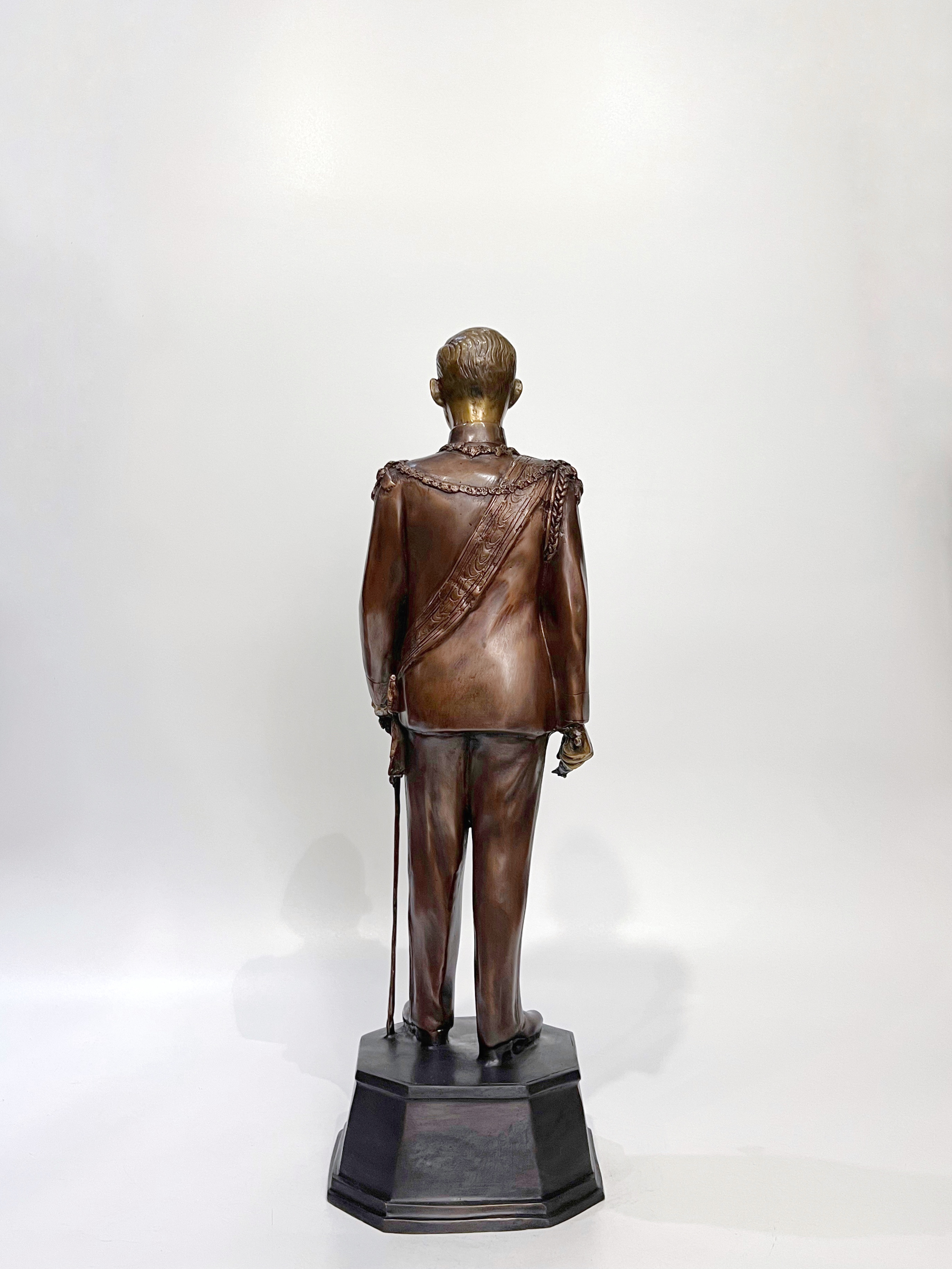 ประติมากรรมชุด 9 รัชกาล หน้าตัก 9 นิ้ว