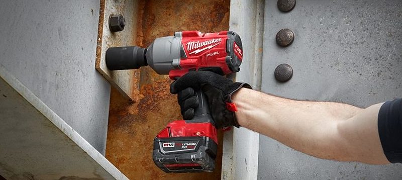 MILWAUKEE รุ่นM18 ONEFHIWF34-502Xบล็อกกระแทกไร้สายขนาด 3/4 นิ้ว แรงดันไฟฟ้า 18V รวมเครื่องชาร์จและแบตเตอรี่ 18V@5.0AH x 2 ก้อน
