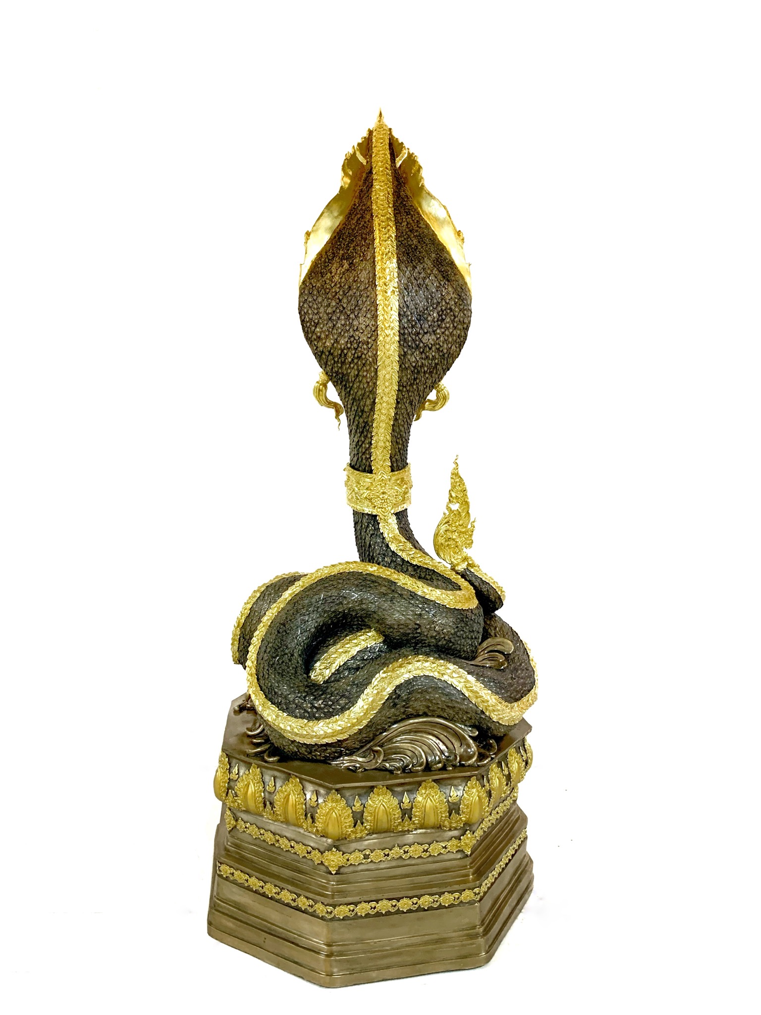 พญานาค สูง 159 cm.