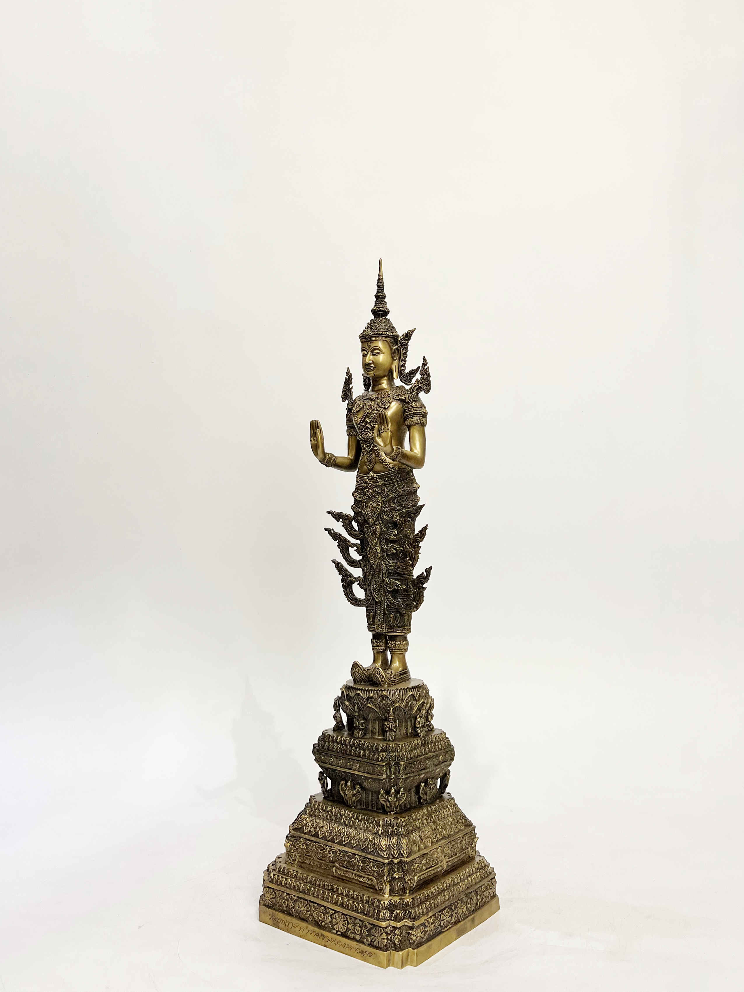 พระพุทธรูป พร้อม เทวรูป ทรงเครื่องจักพรรดิ์ หน้าตัก 5 นิ้ว (รวม 8 องค์)