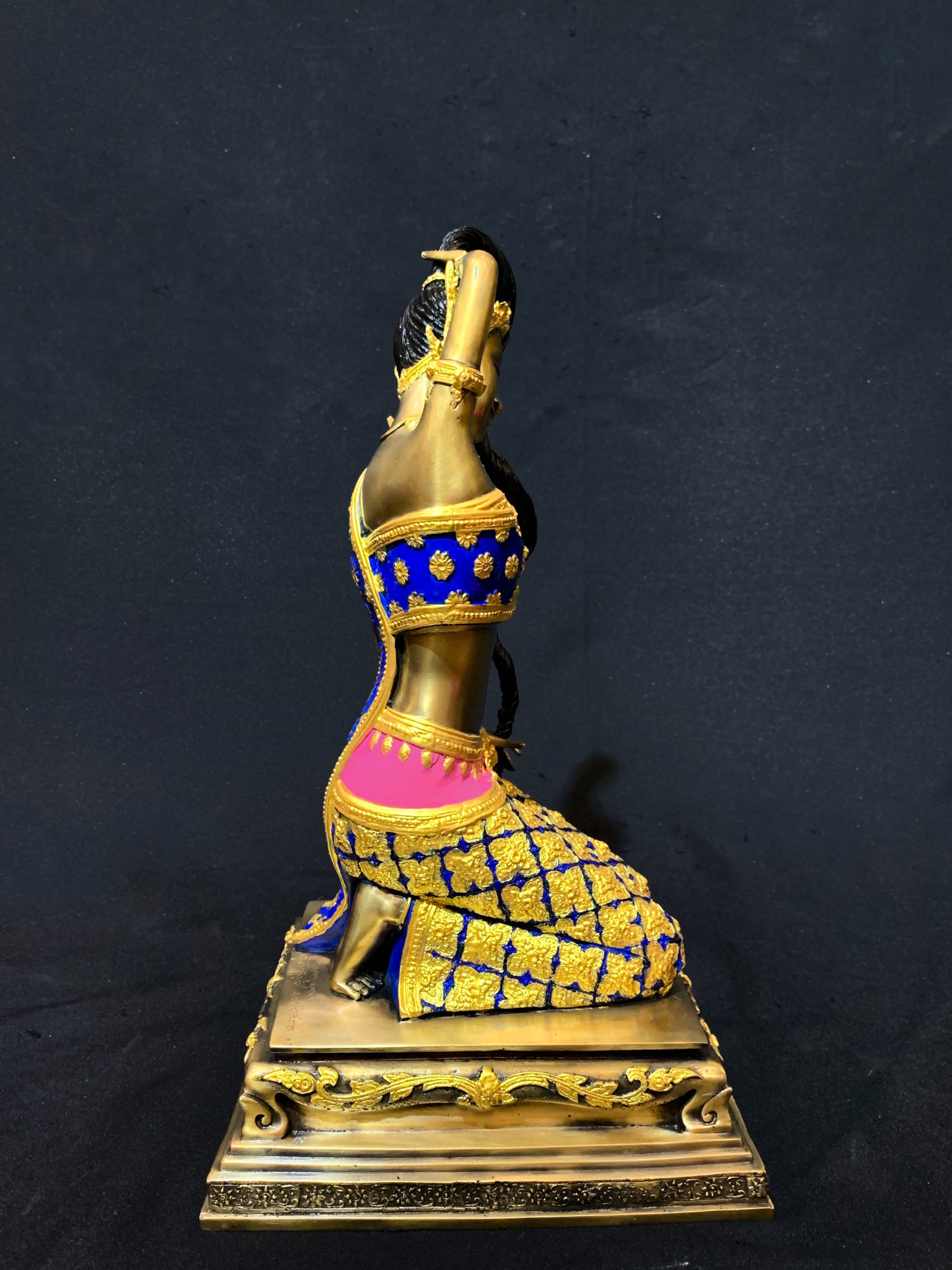 พระแม่ธรณีบีบมวยผม หน้าตัก 9 นิ้ว