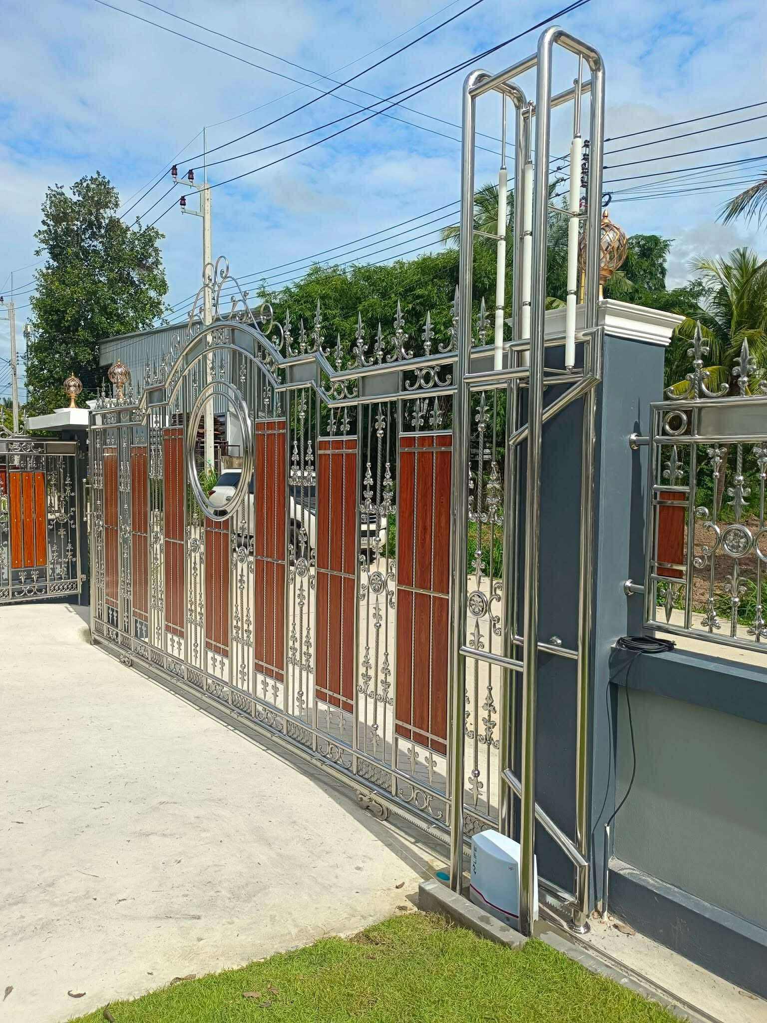 เพชรบูรณ์ ช่างสแตนเลส ประตูรั้วสแตนเลส ประตูรีโมท มอเตอร์รีโมท Tel. 095-1955898