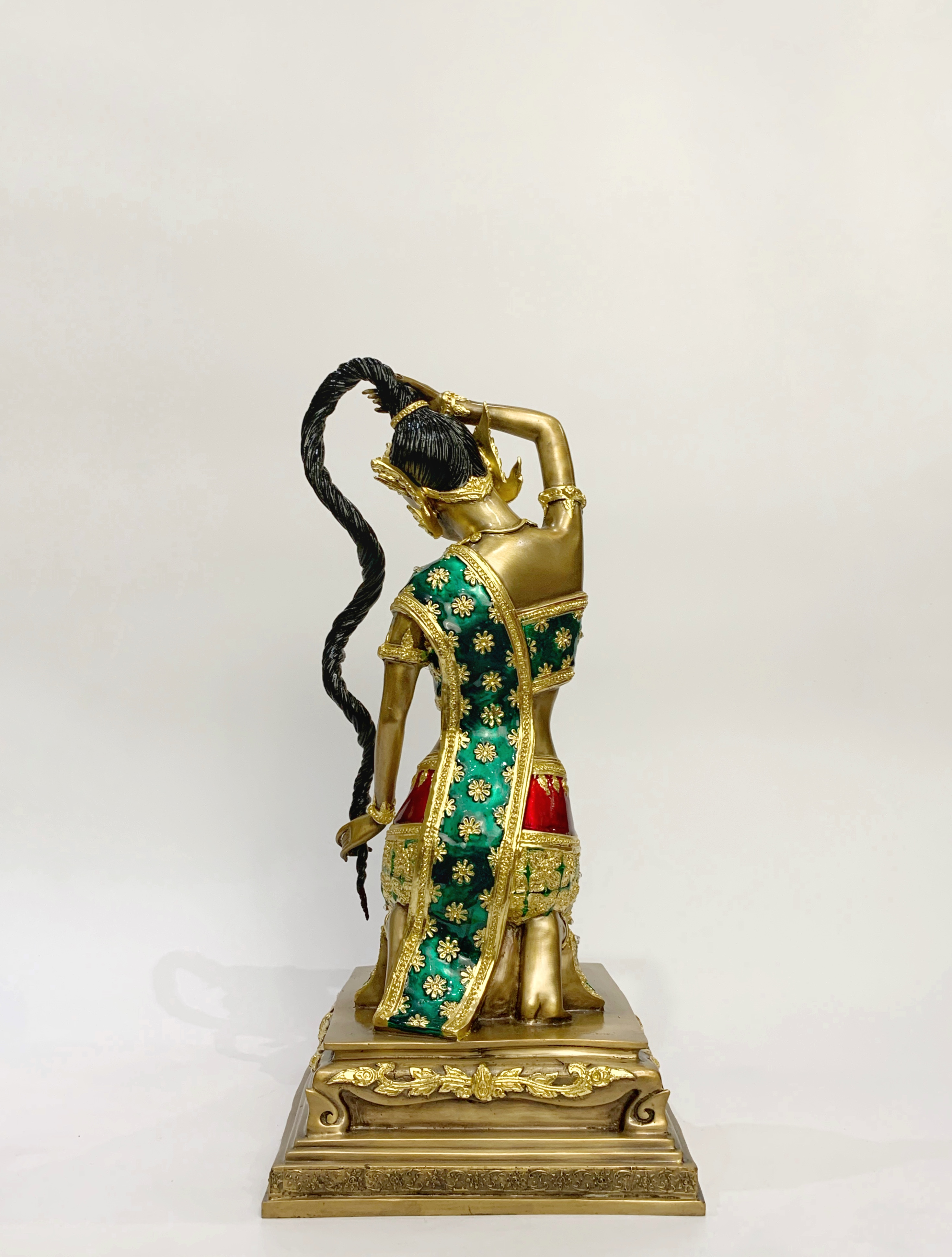 พระแม่ธรณีบีบมวยผม หน้าตัก 9 นิ้ว