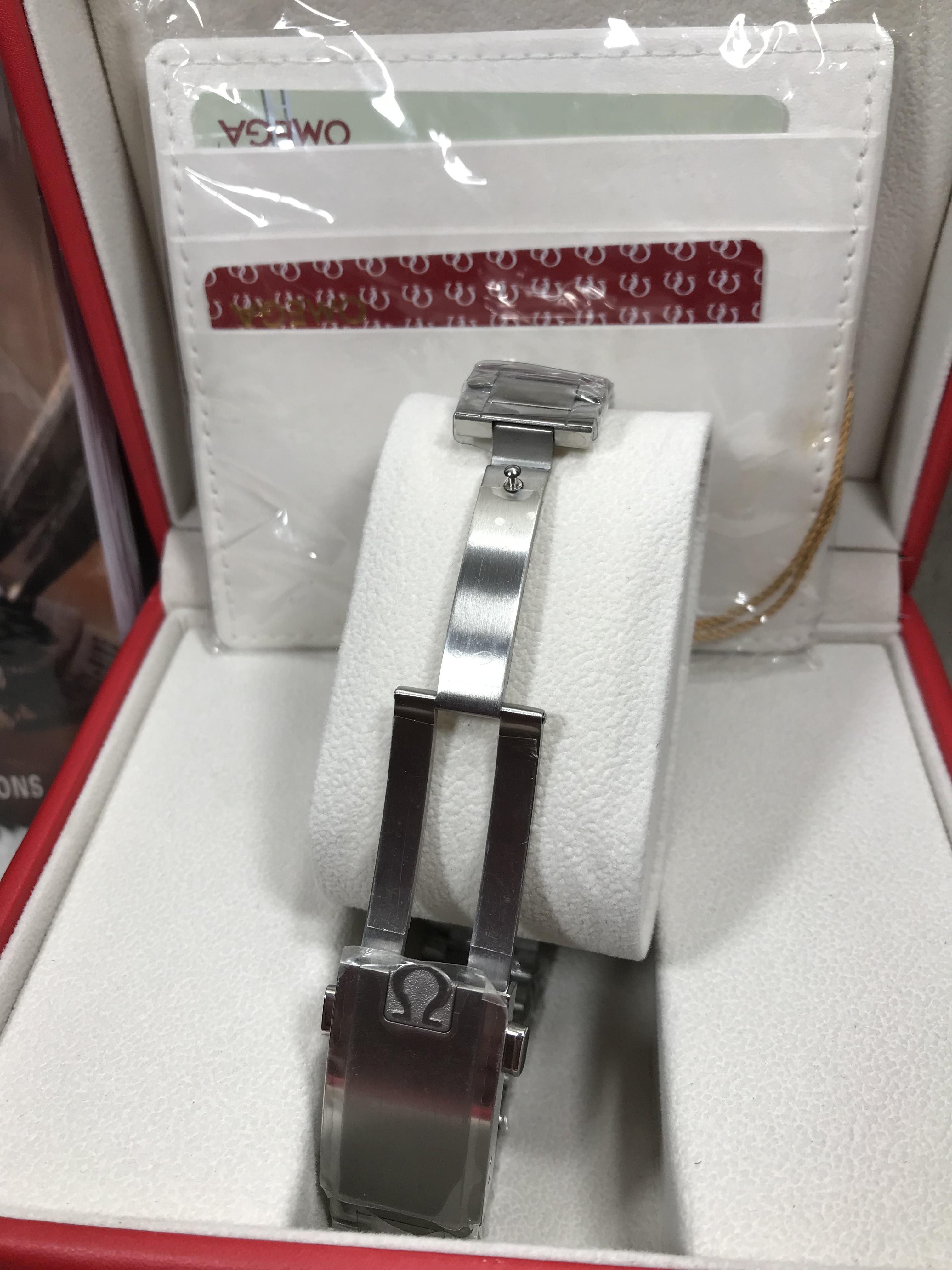 OMEGA Speed Master Snoopy (Swiss)