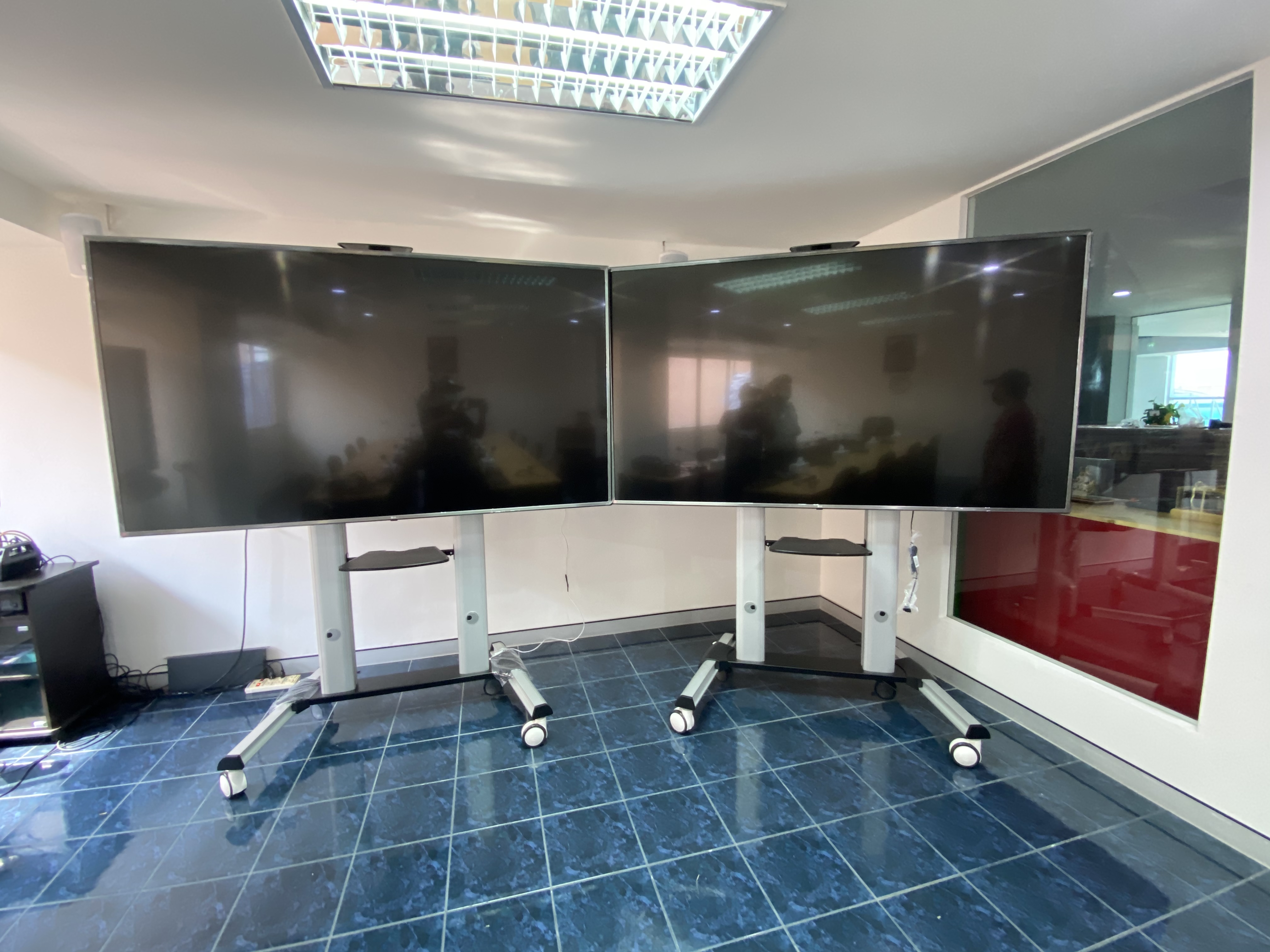 JMTVSTAND MT-F8200 ขาตั้งพื้นทีวีมีล้อเลื่อน(TV Stand) วัสดุ Aluminium อลูมิเนียม แบบล้อเลื่อนปรับสูง/ต่ำได้ 55"-98" นิ้ว{รับประกันสินค้า 3 ปี}0964746498