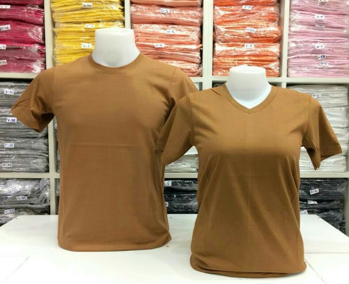 เสื้อยืดคอกลมคอวีสีน้ำตาล