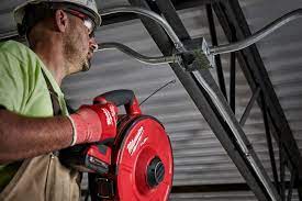 MILWAUKEE M18 FPFT-0 เครื่องร้อยสายไฟไร้สาย 18 โวลต์ (เครื่องเปล่า) พร้อมลวดร้อยสายไฟความยาว 30 เมตร ไม่นำไฟฟ้า