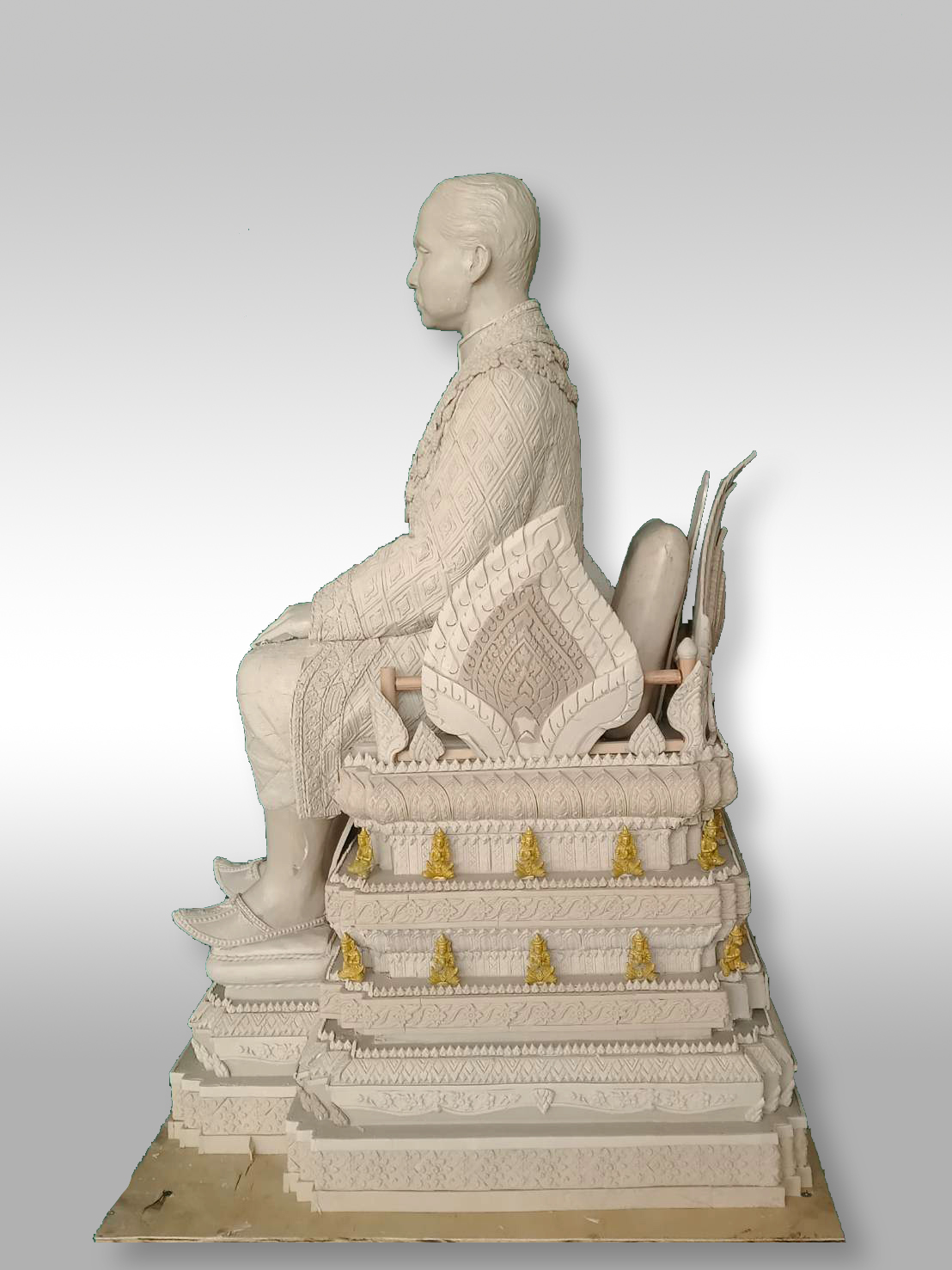 รัชกาลที่ 5 นั่งบัลลังก์ หน้าตัก 20 นิ้ว