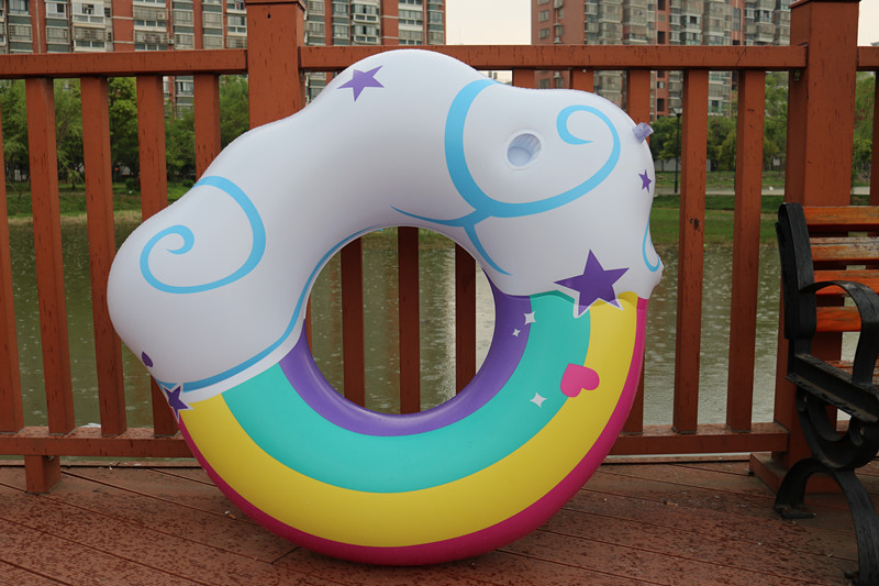 ห่วงยางก้อนเมฆสายรุ้ง Inflatable Cloud Rainbow Ring