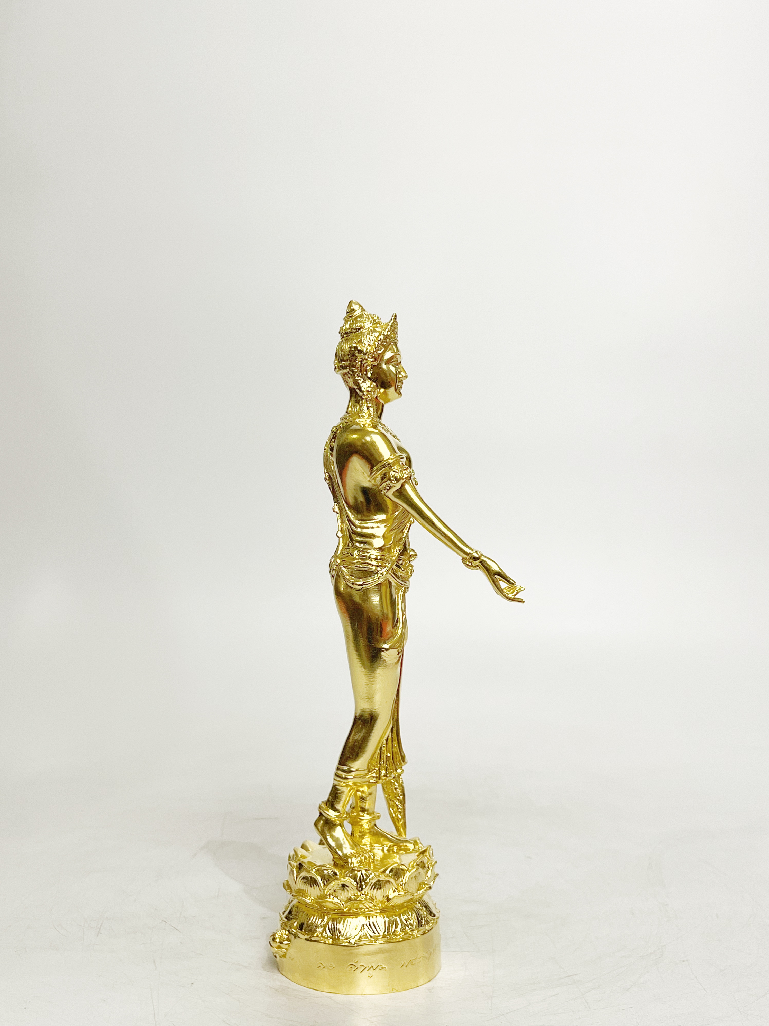 พระนางจามเทวี สูง 11 นิ้ว