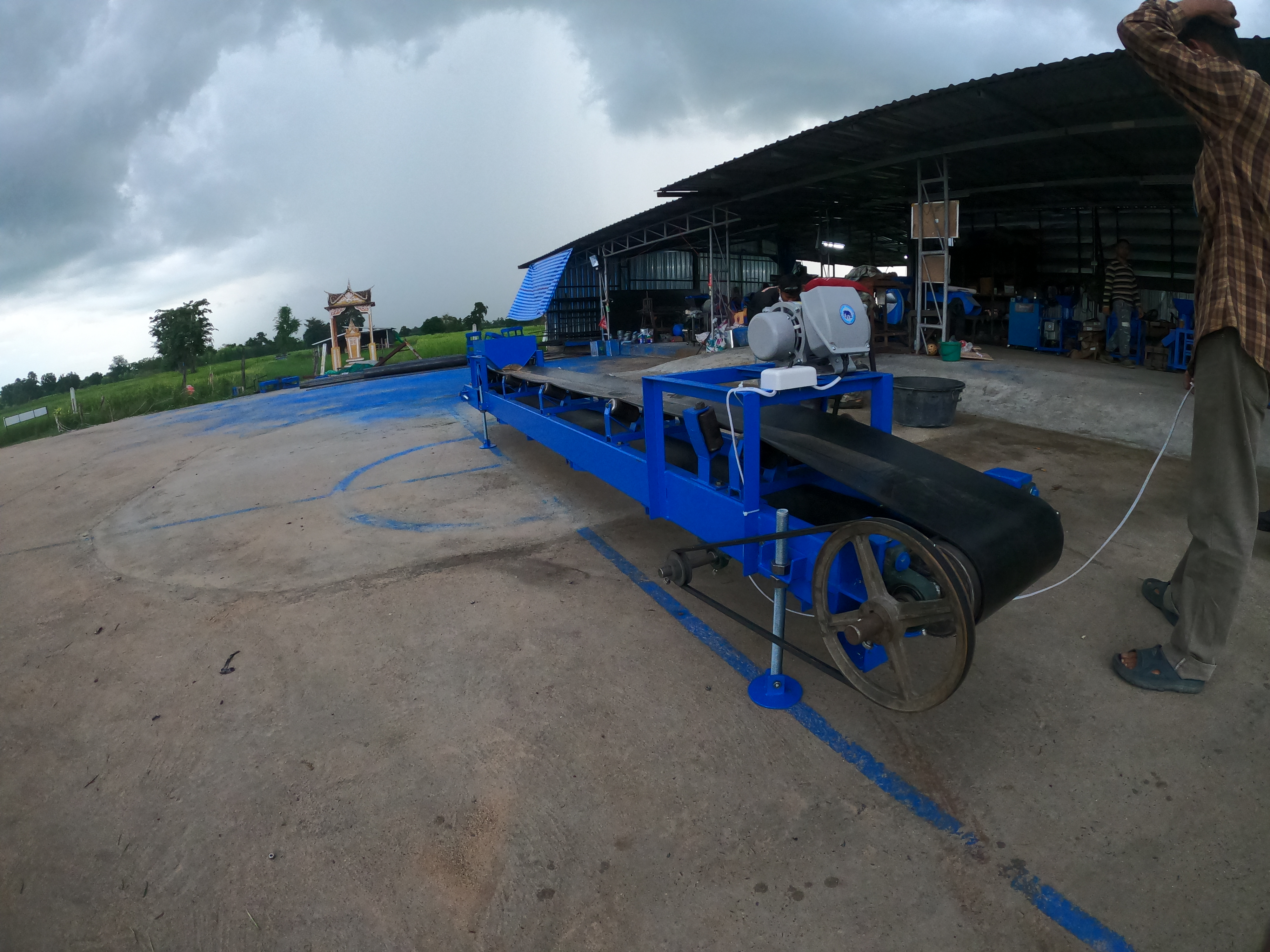 เครื่องสายพานลำเลียงอาหาร ลำเลียงกระสอบ ลำเลียงปุ๋ย ราคาพิเศษ