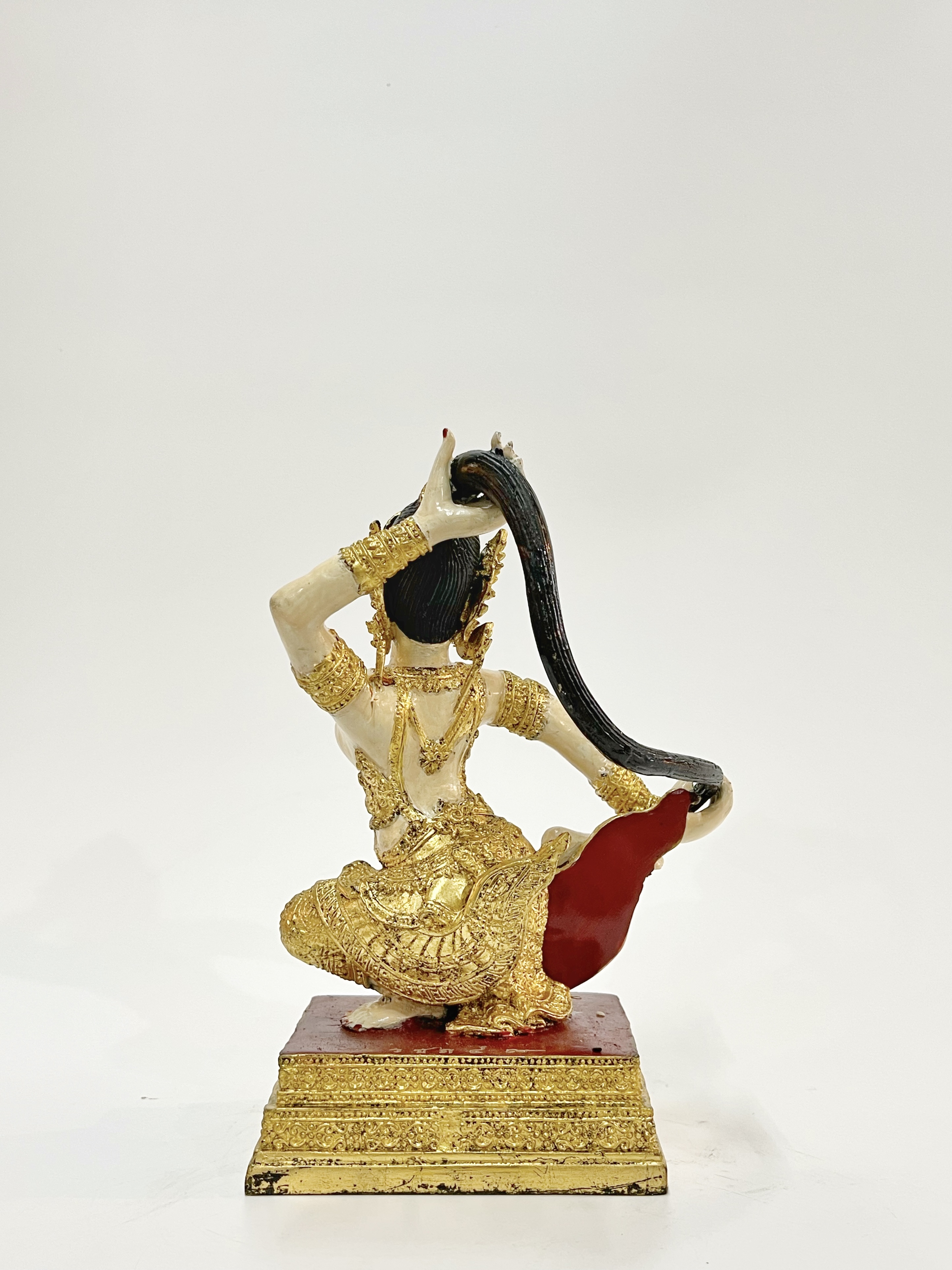 พระแม่ธรณีบีบมวยผม สูง 9 นิ้ว หมายเลข 4