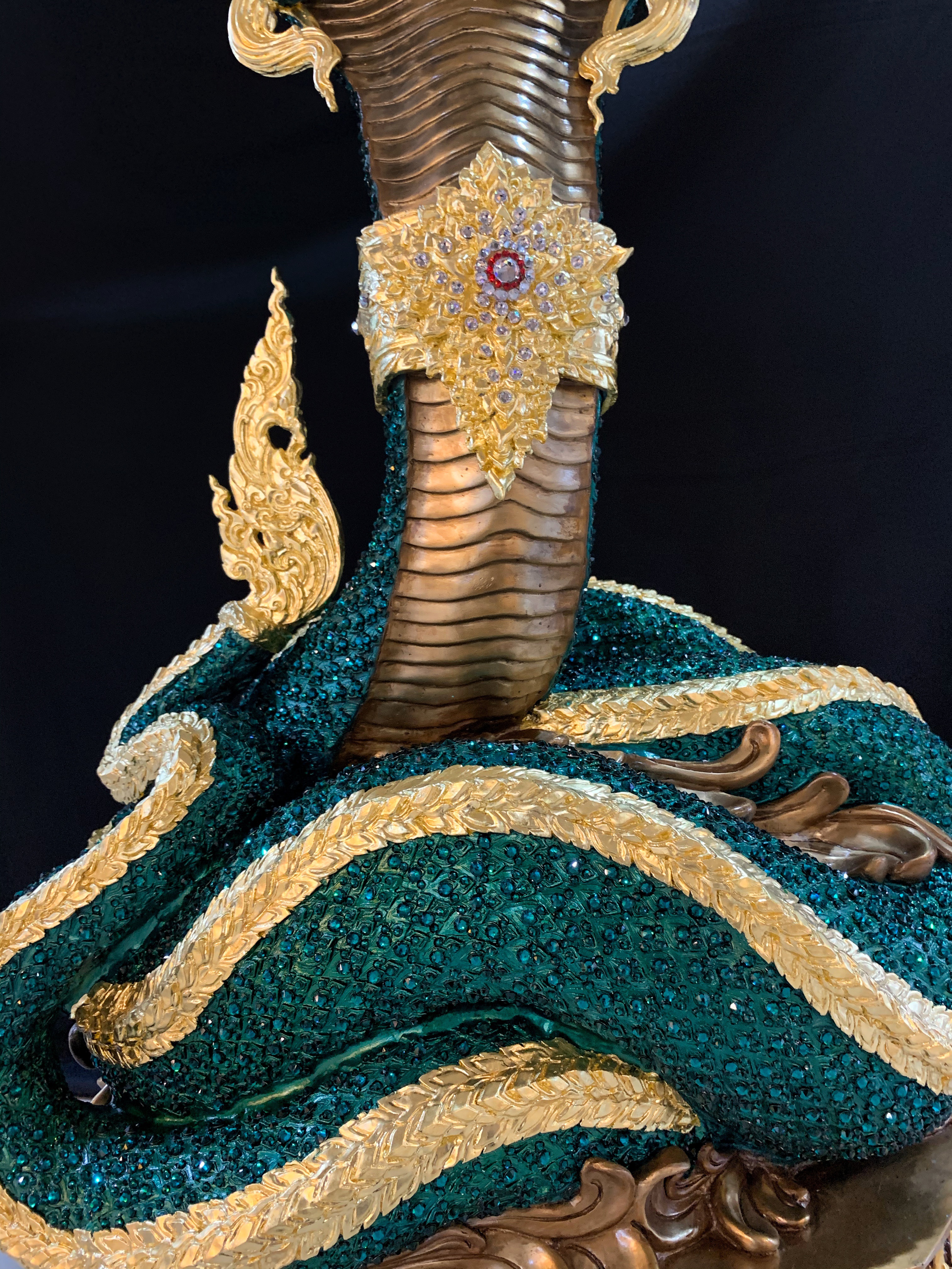 พญานาค สูง 159 cm.