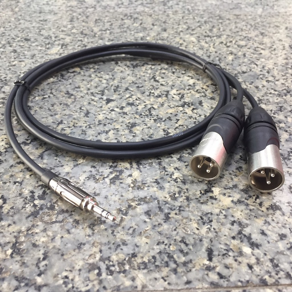 AMPHENOL สายTR-ST-XLRผู้x2 2M CA54-0404-WB-002