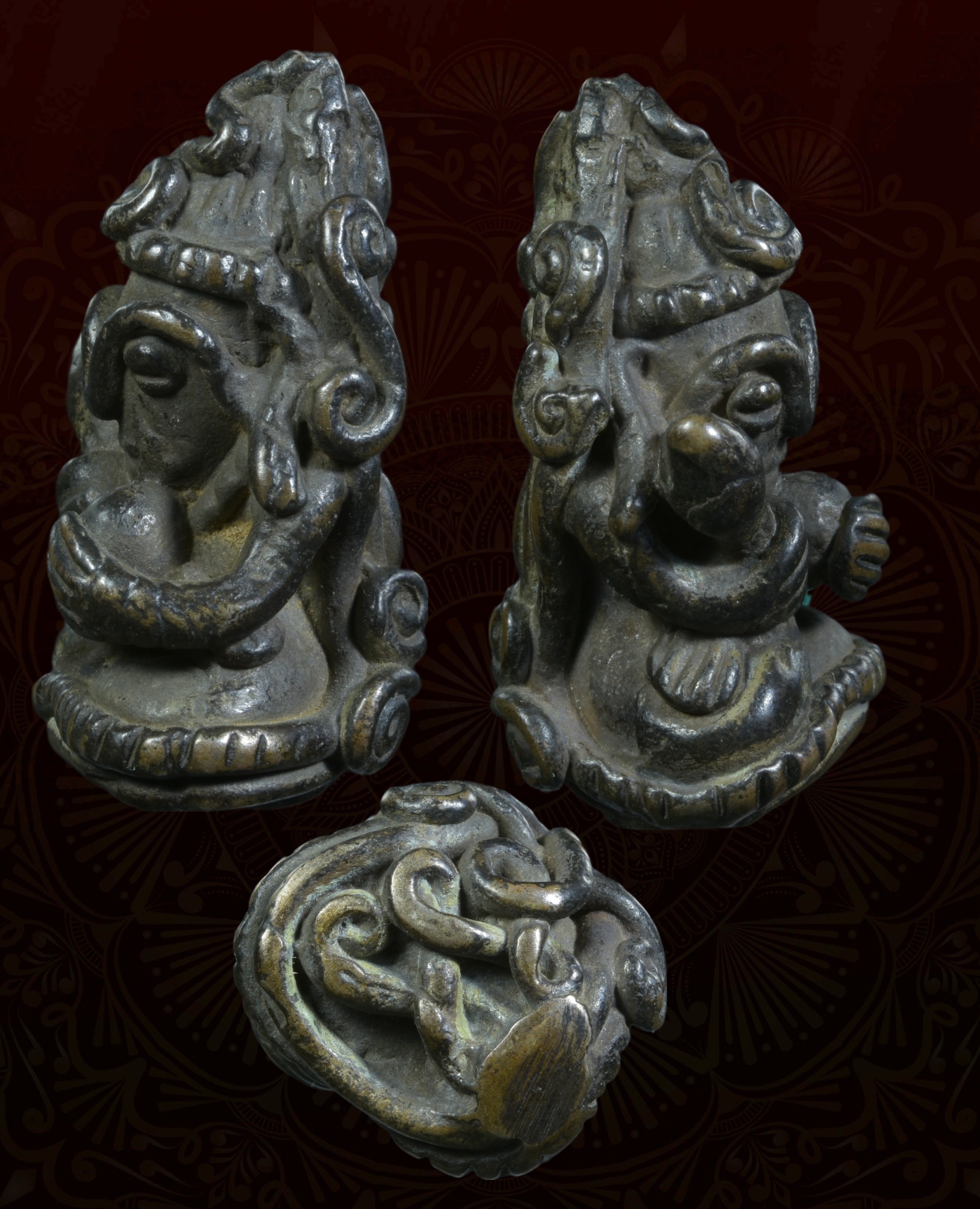 พระอุปคุตเขมร ถือดอกบัว หลังยันต์