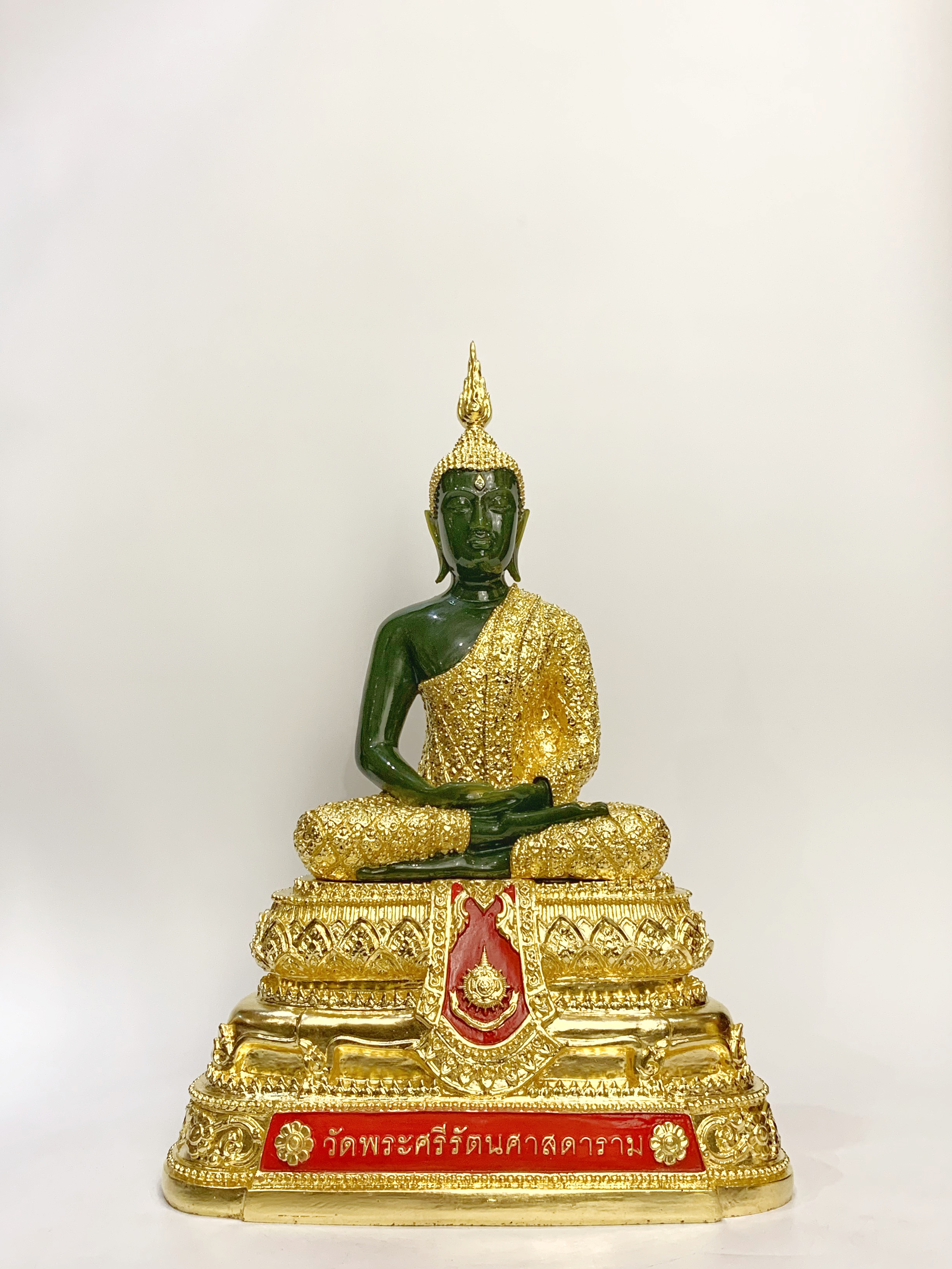 พระแก้วมรกต ทรงเครื่องฤดูฝน หน้าตัก 9 นิ้ว