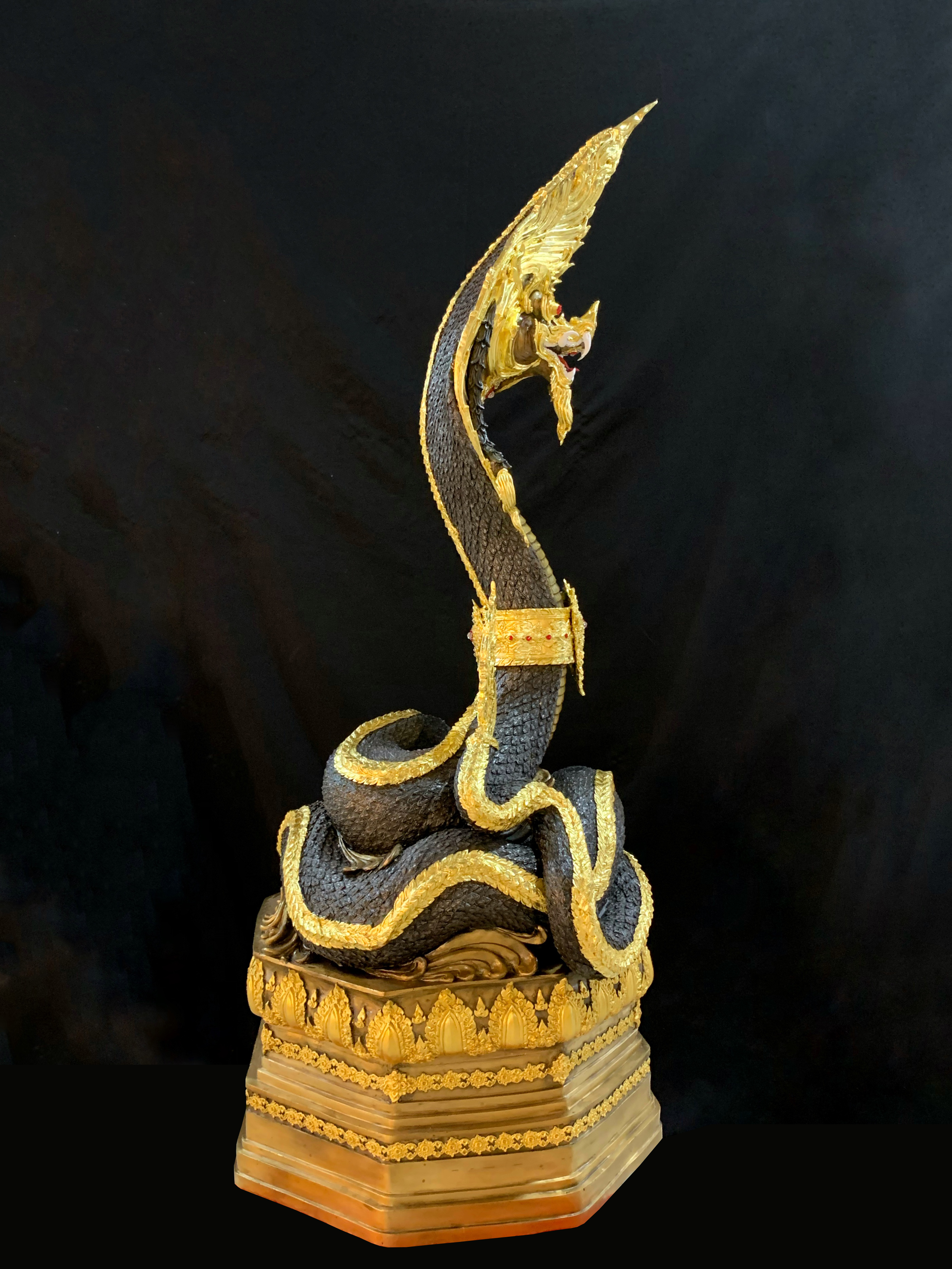 พญานาค สูง 159 cm.