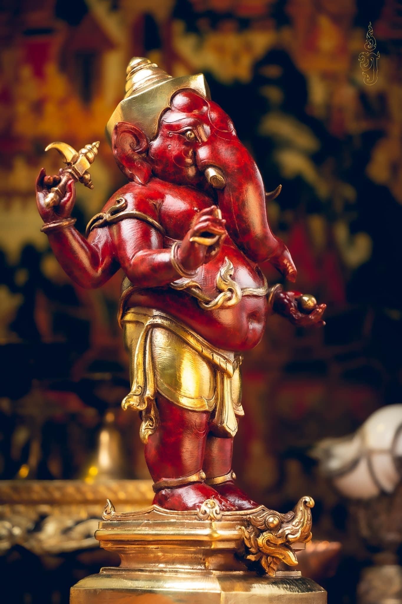 ปิด : ผลงาน "พระวินายักจตุรถีคเณศวร์" เทวรูปสรงน้ำ