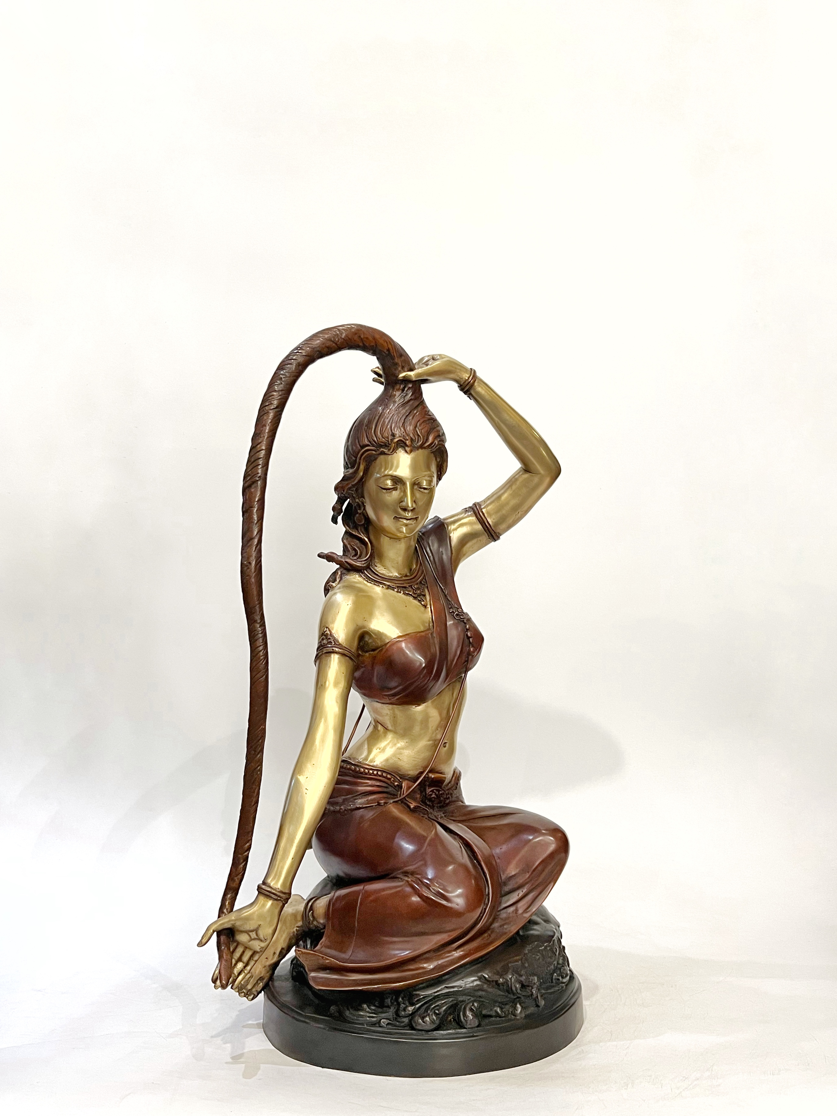 พระแม่ธรณีบีบมวยผม หน้าตัก 12 นิ้ว